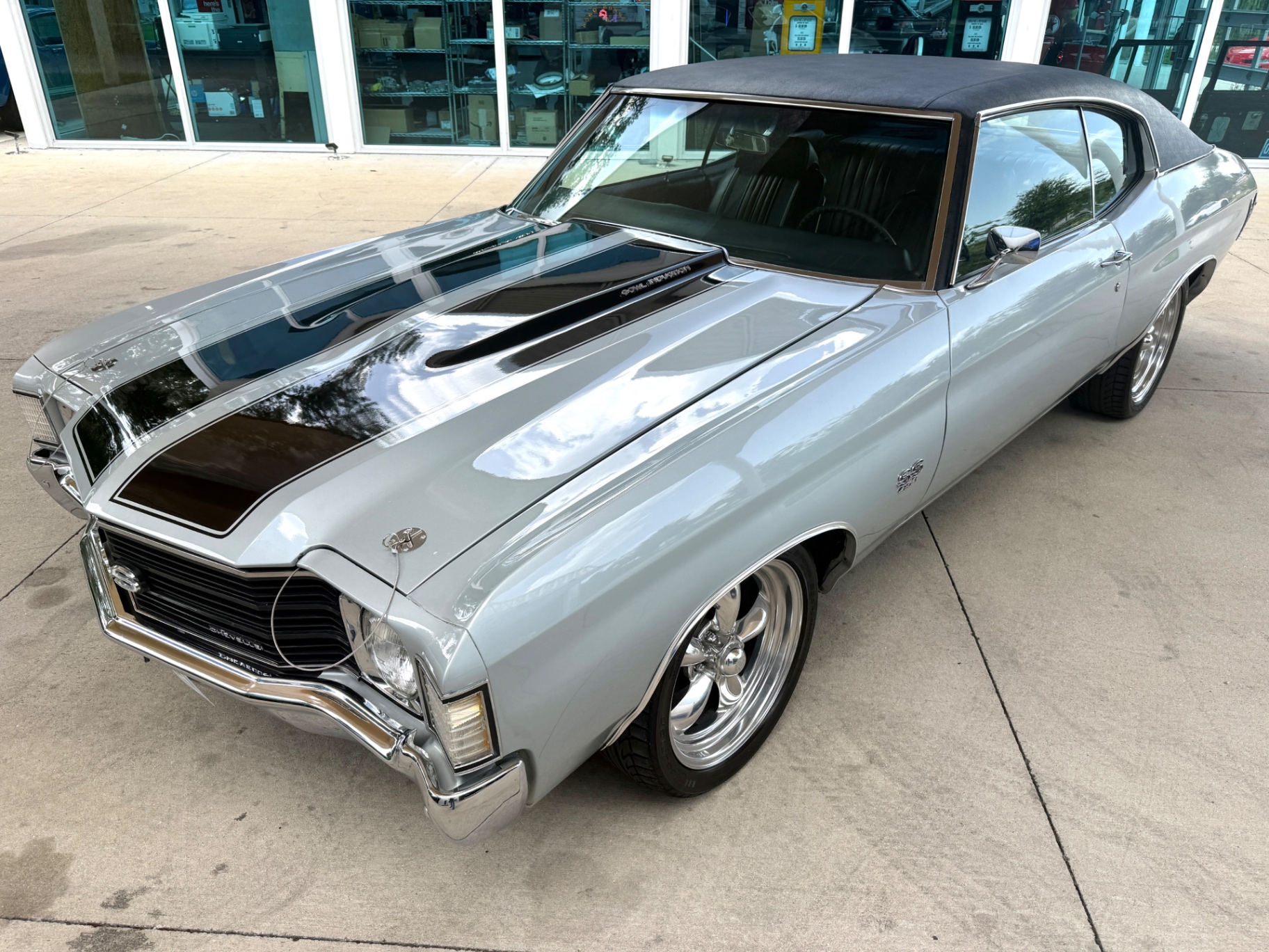 Vehicle photo 20