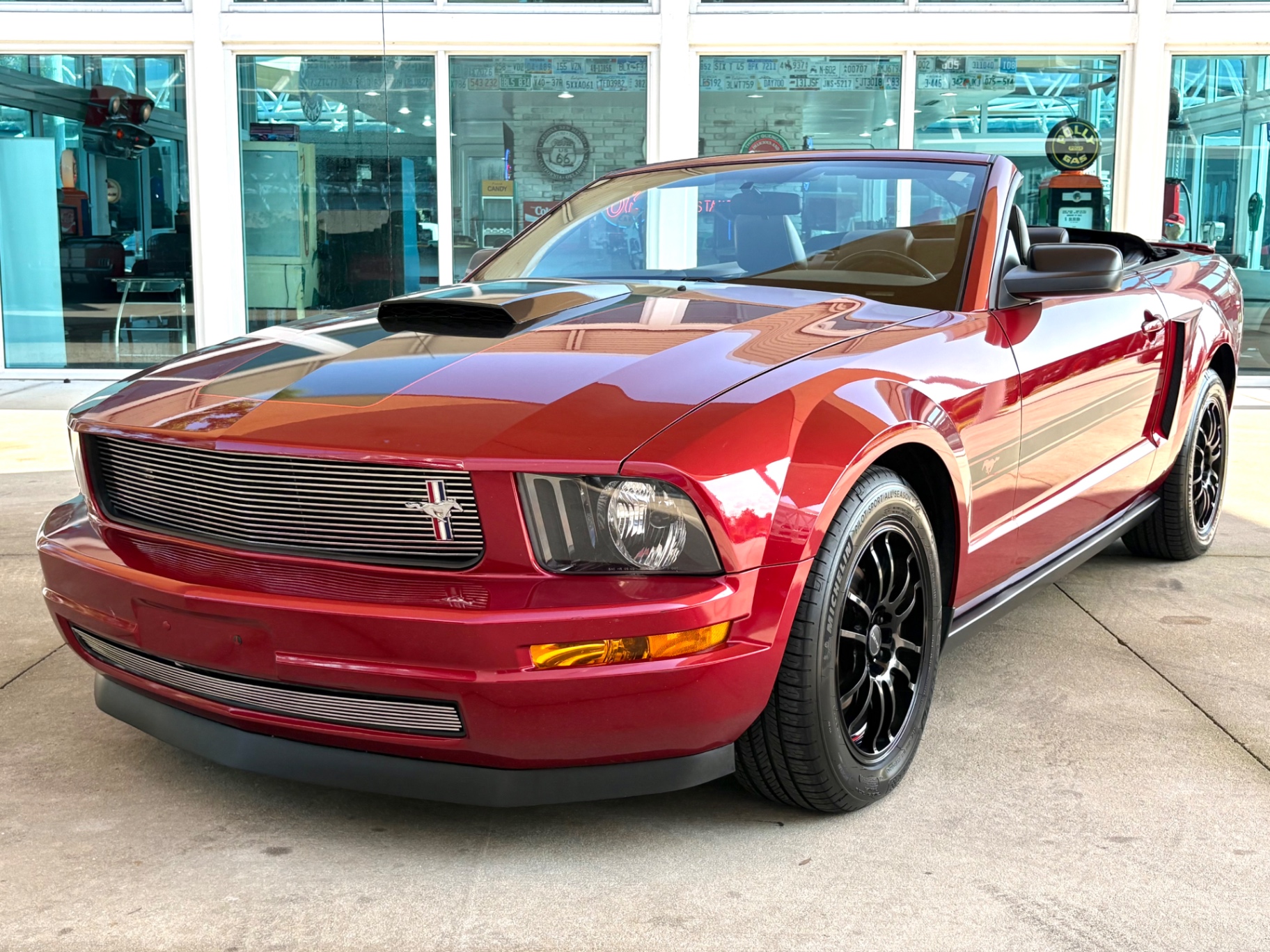 2006 Ford Mustang Standard