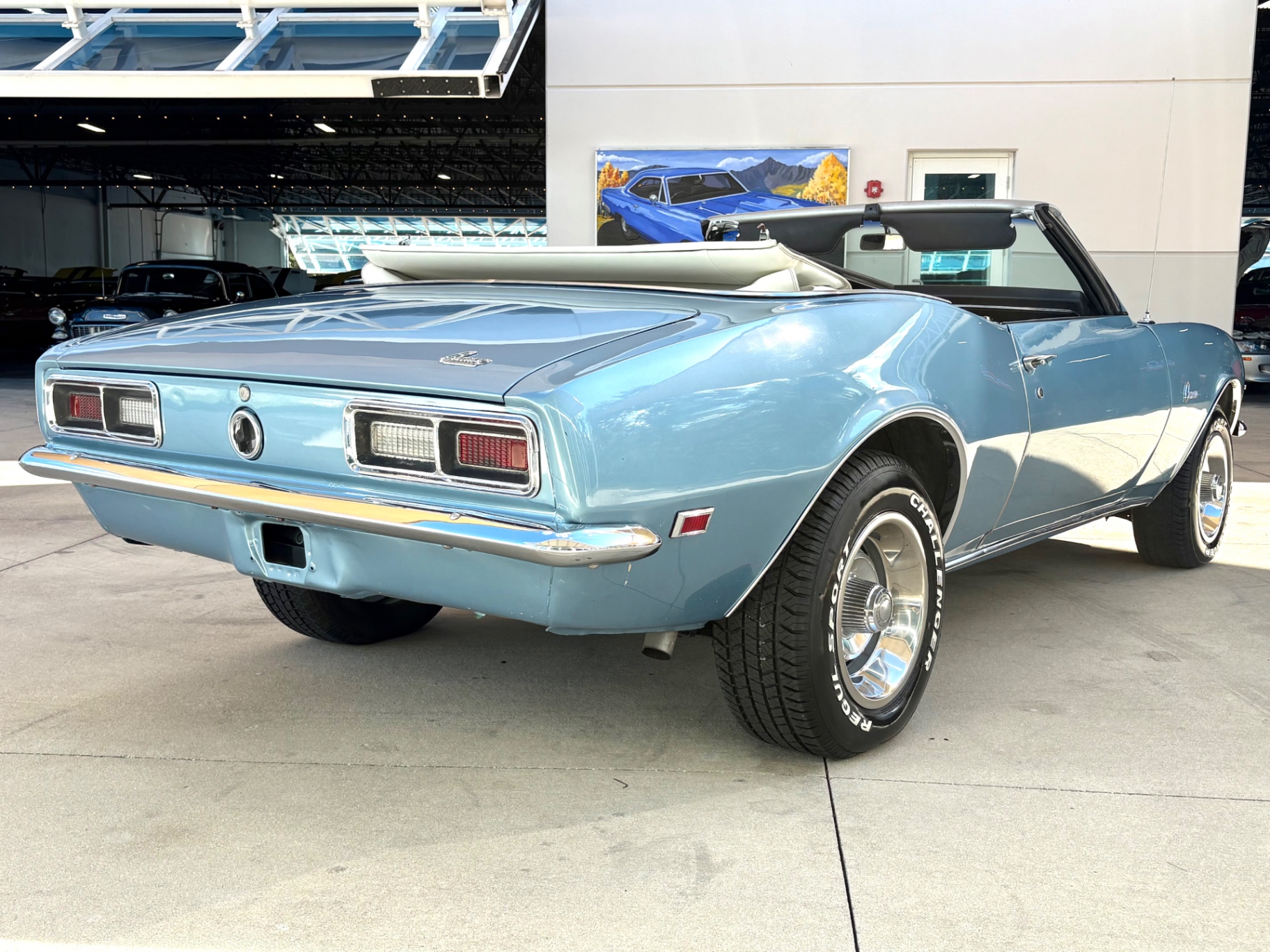 Vehicle photo 6