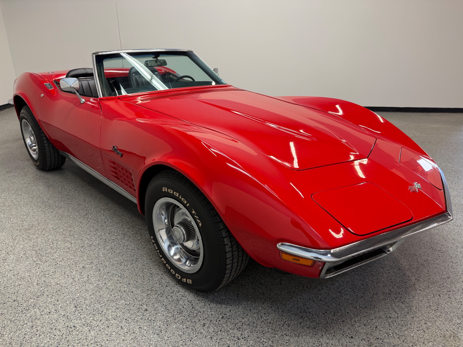Vehicle photo 33