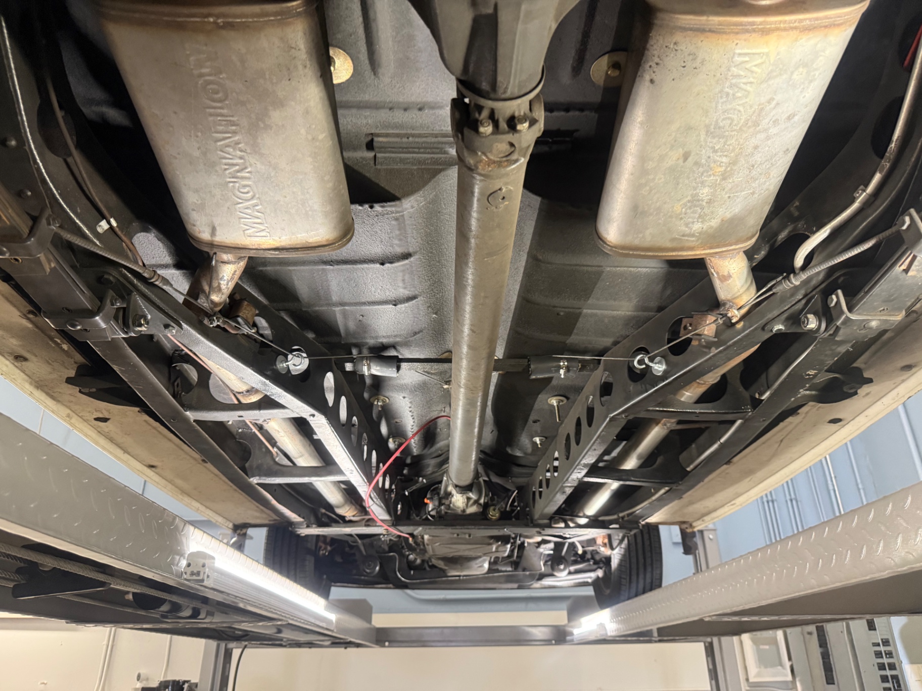 Vehicle photo 45