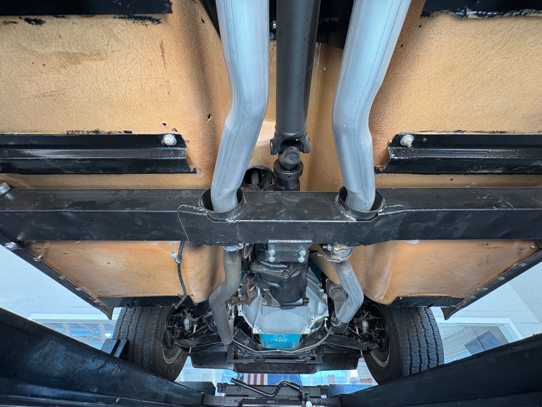 Vehicle photo 42