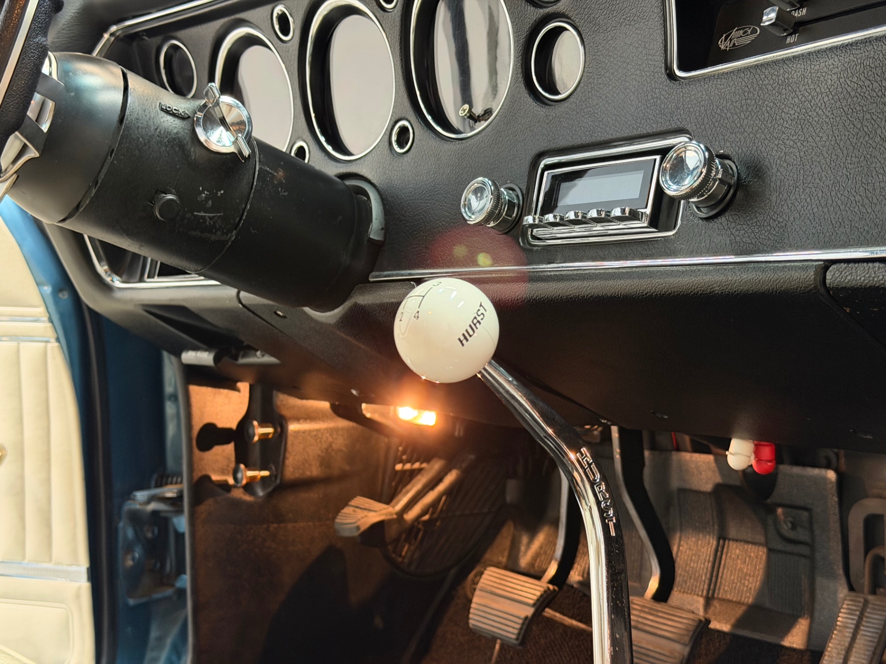 Vehicle photo 102