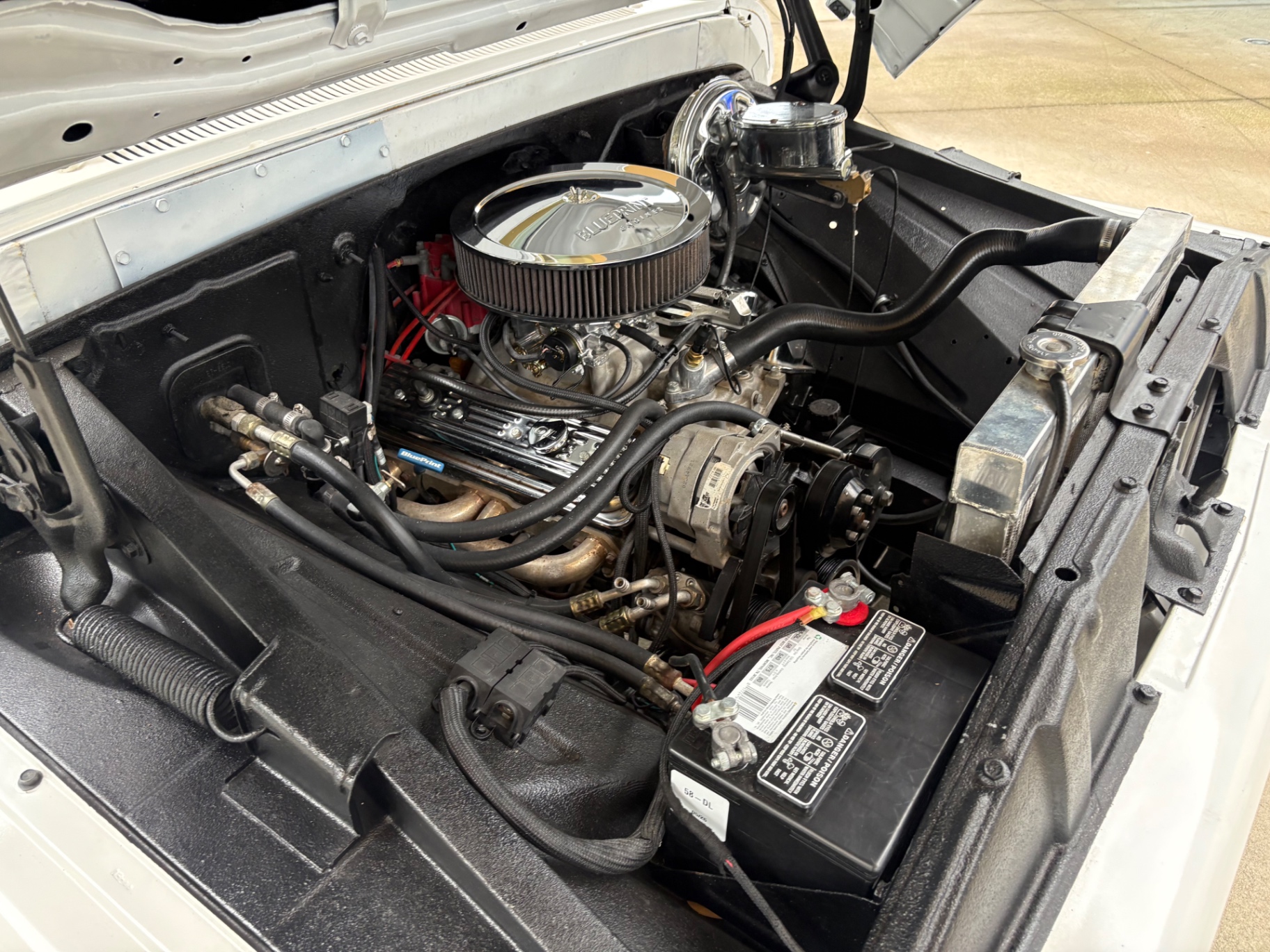 Vehicle photo 26