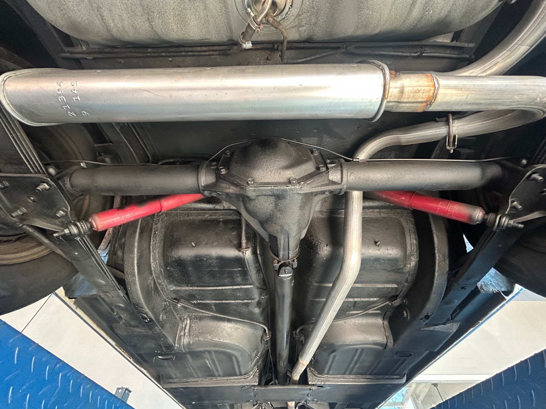 Vehicle photo 30