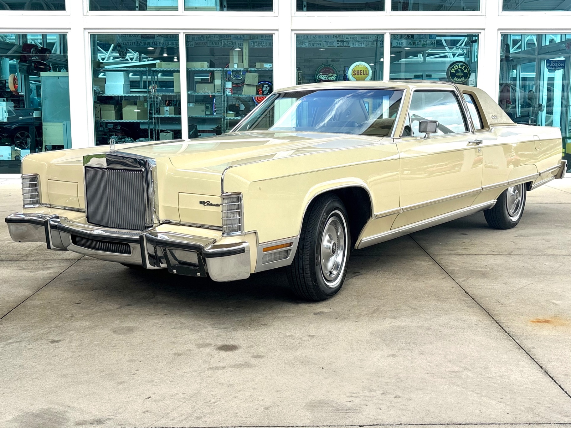Vehicle photo 1