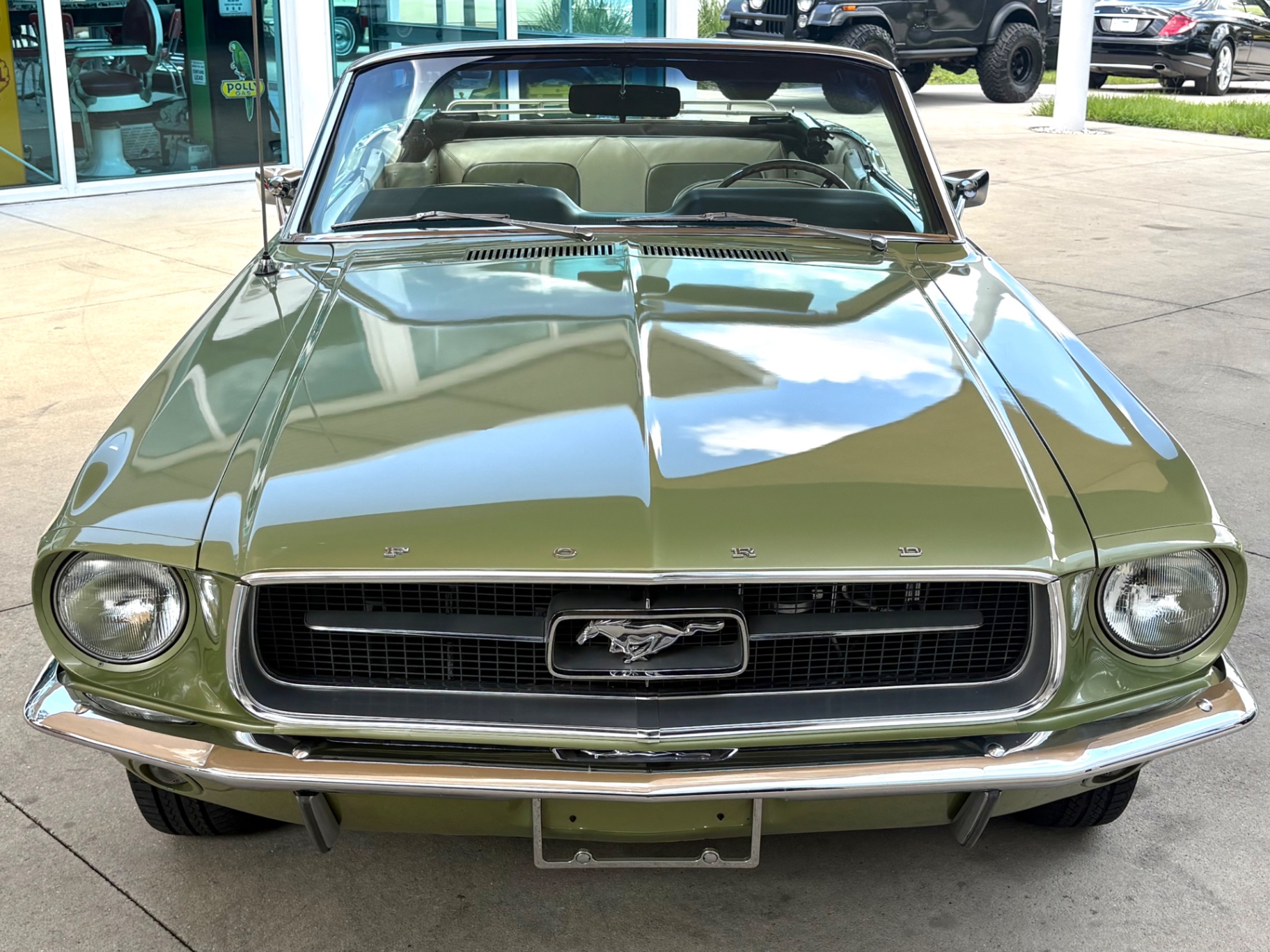 Vehicle photo 3