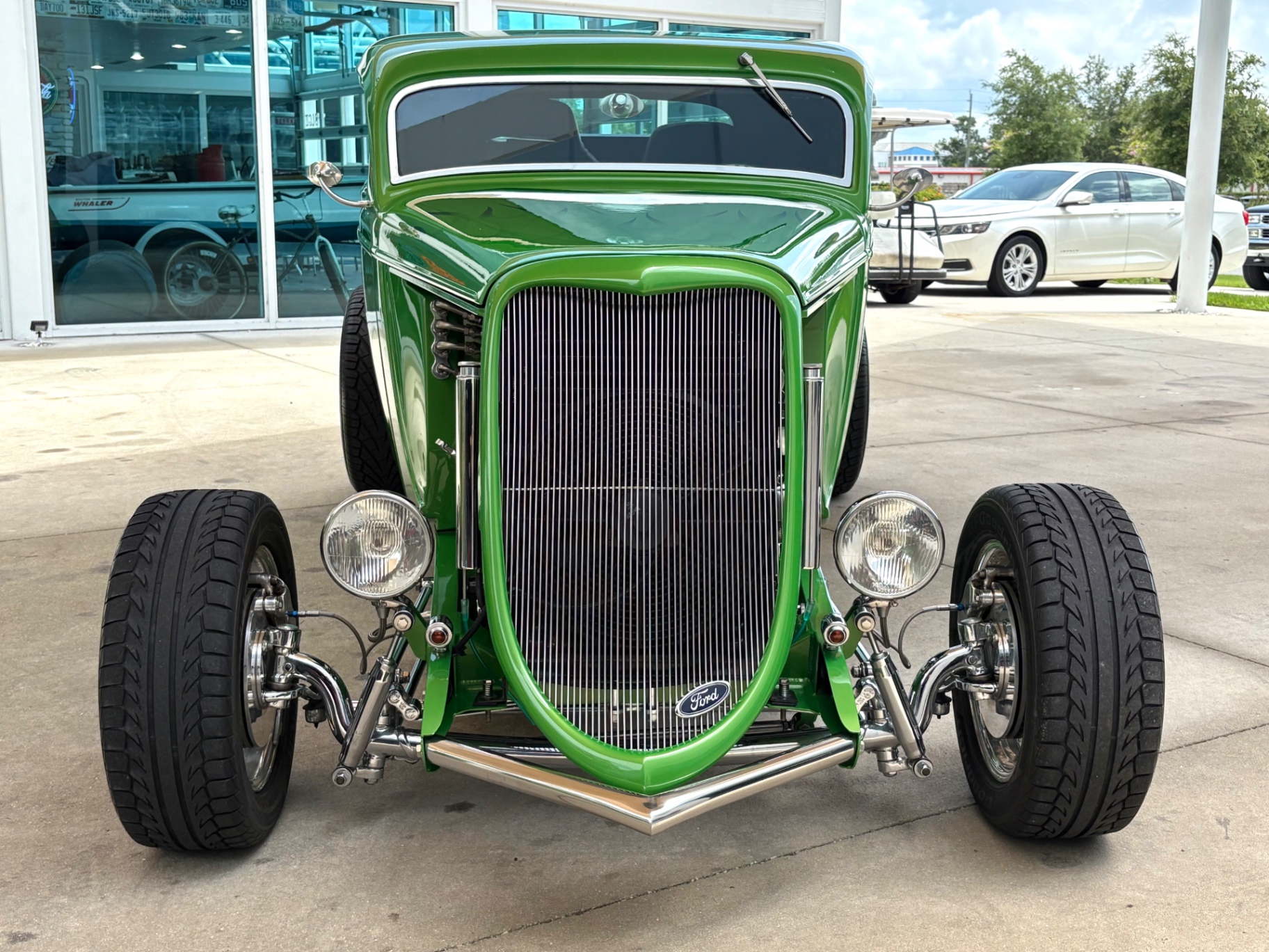 Vehicle photo 2