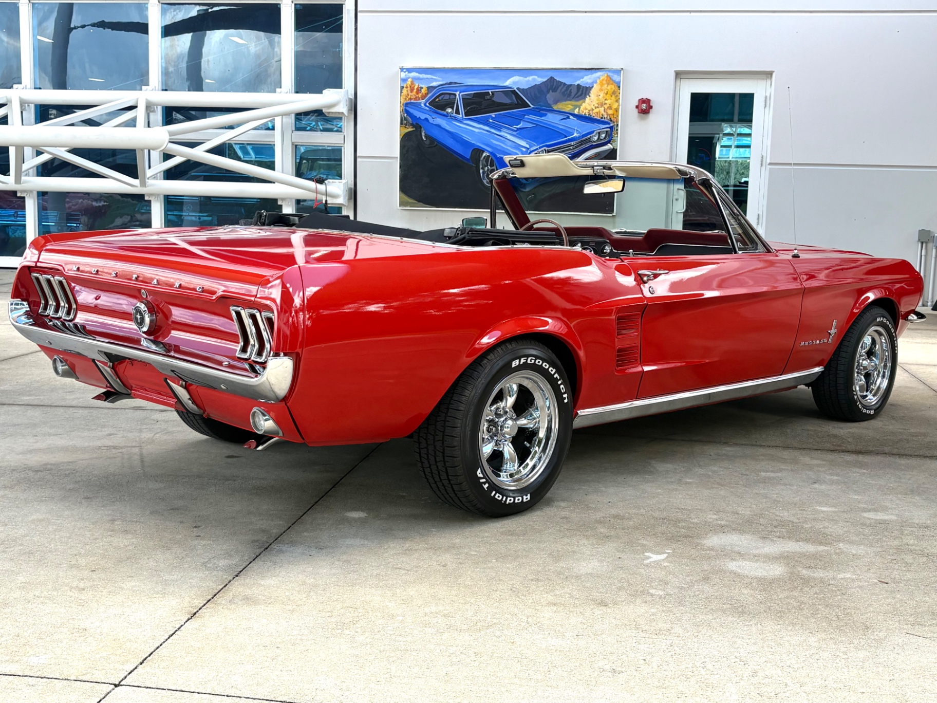 Vehicle photo 6