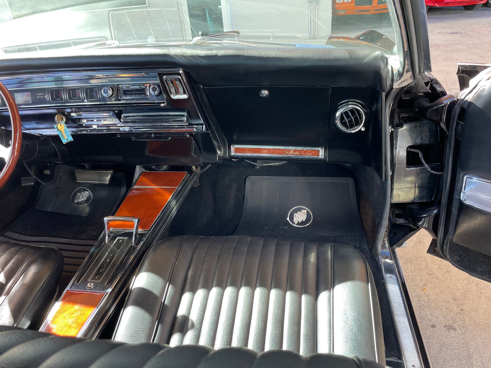 Vehicle photo 42