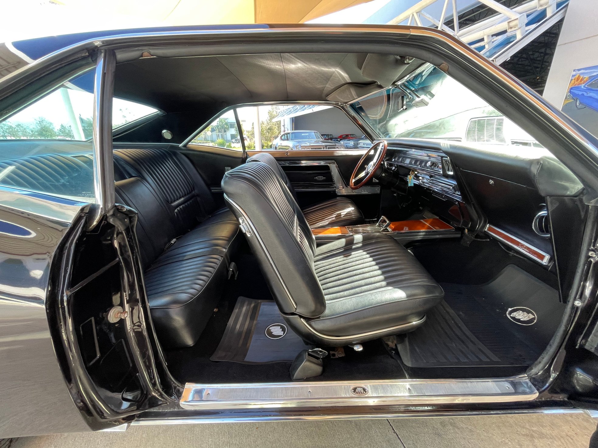Vehicle photo 39