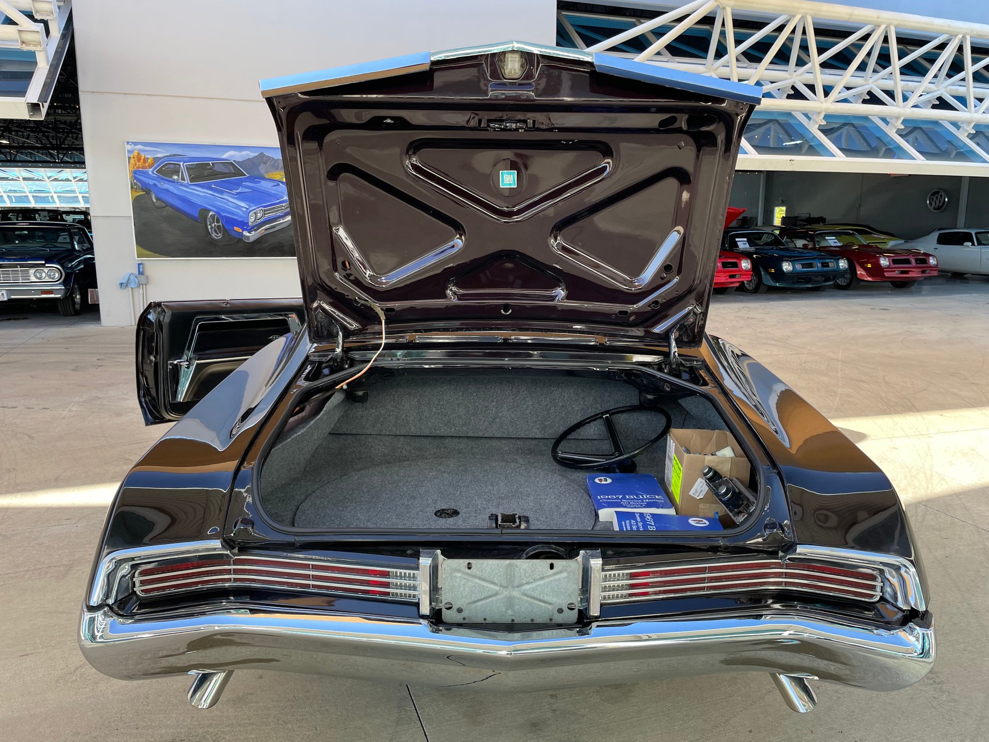 Vehicle photo 33
