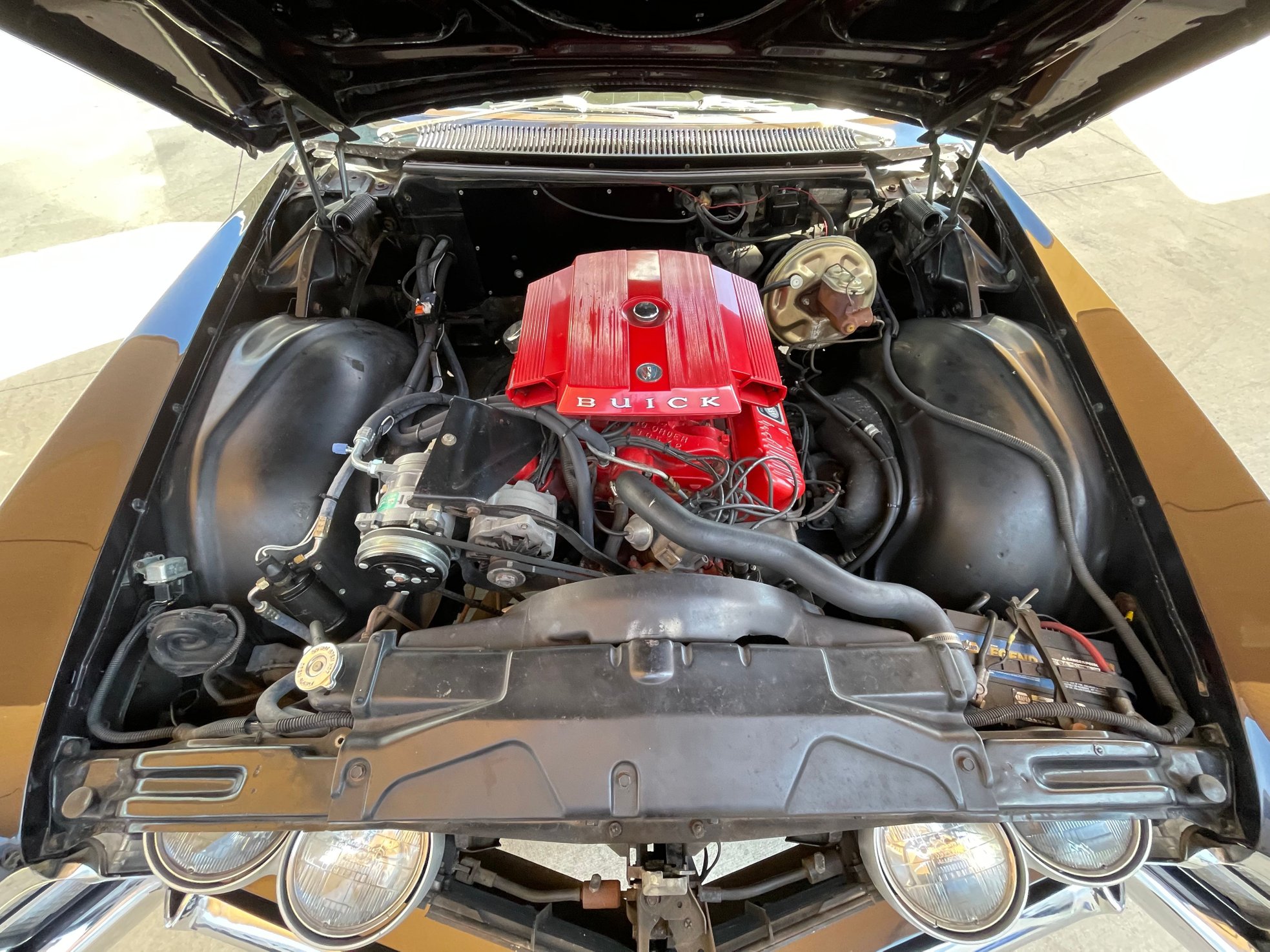 Vehicle photo 28