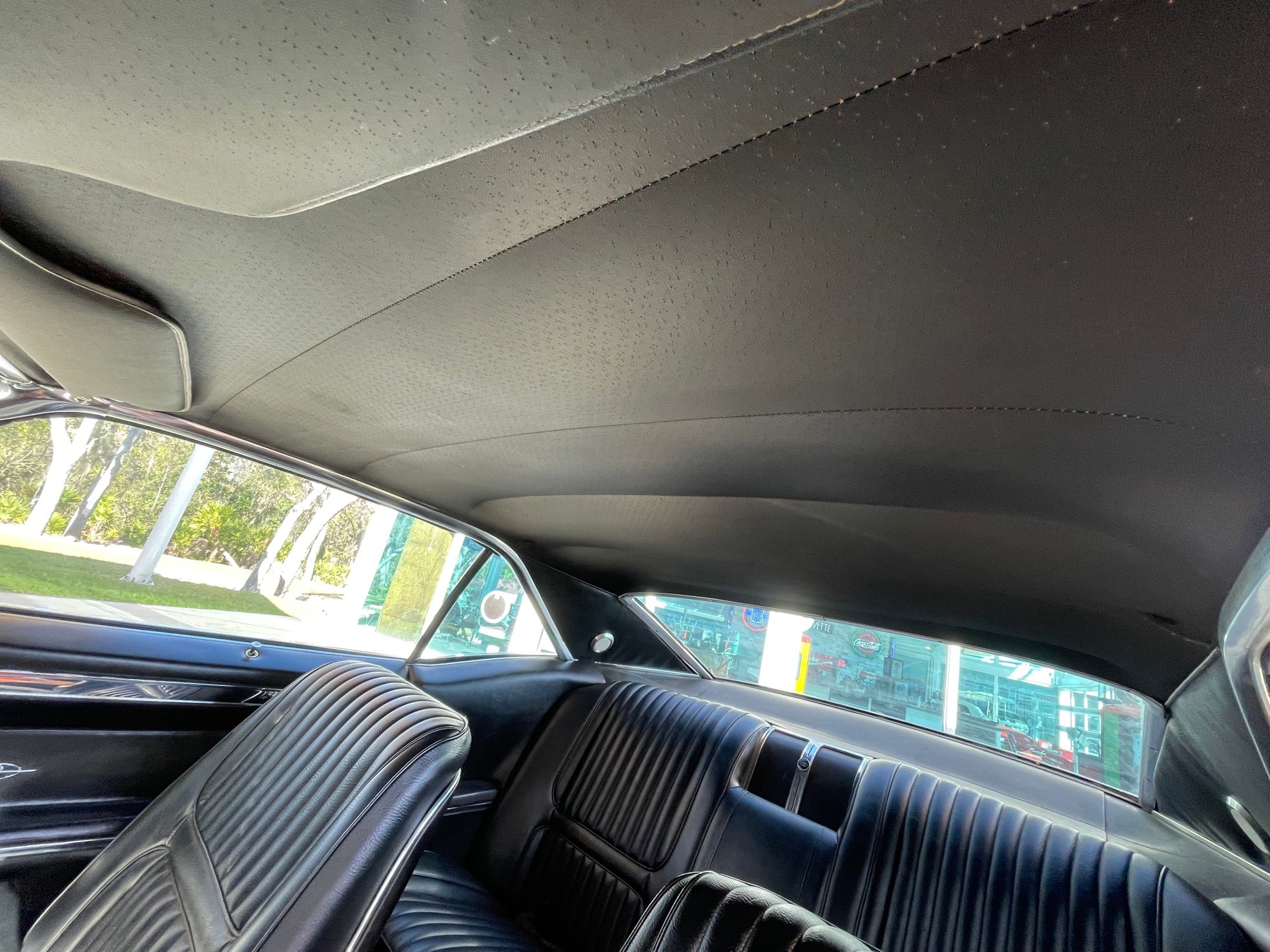 Vehicle photo 25