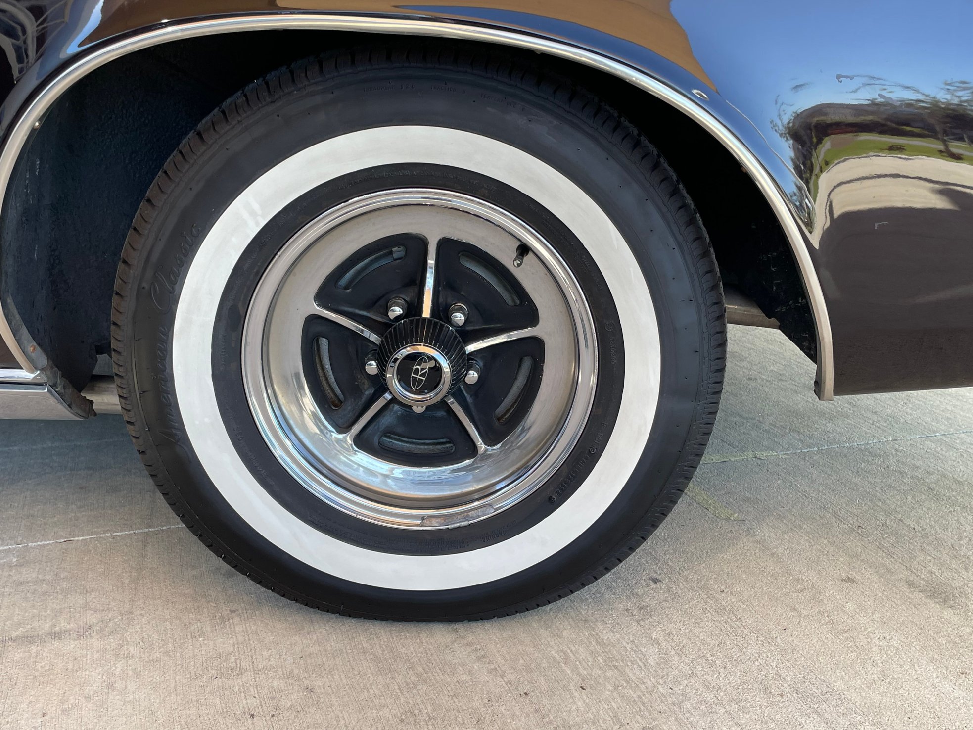 Vehicle photo 16