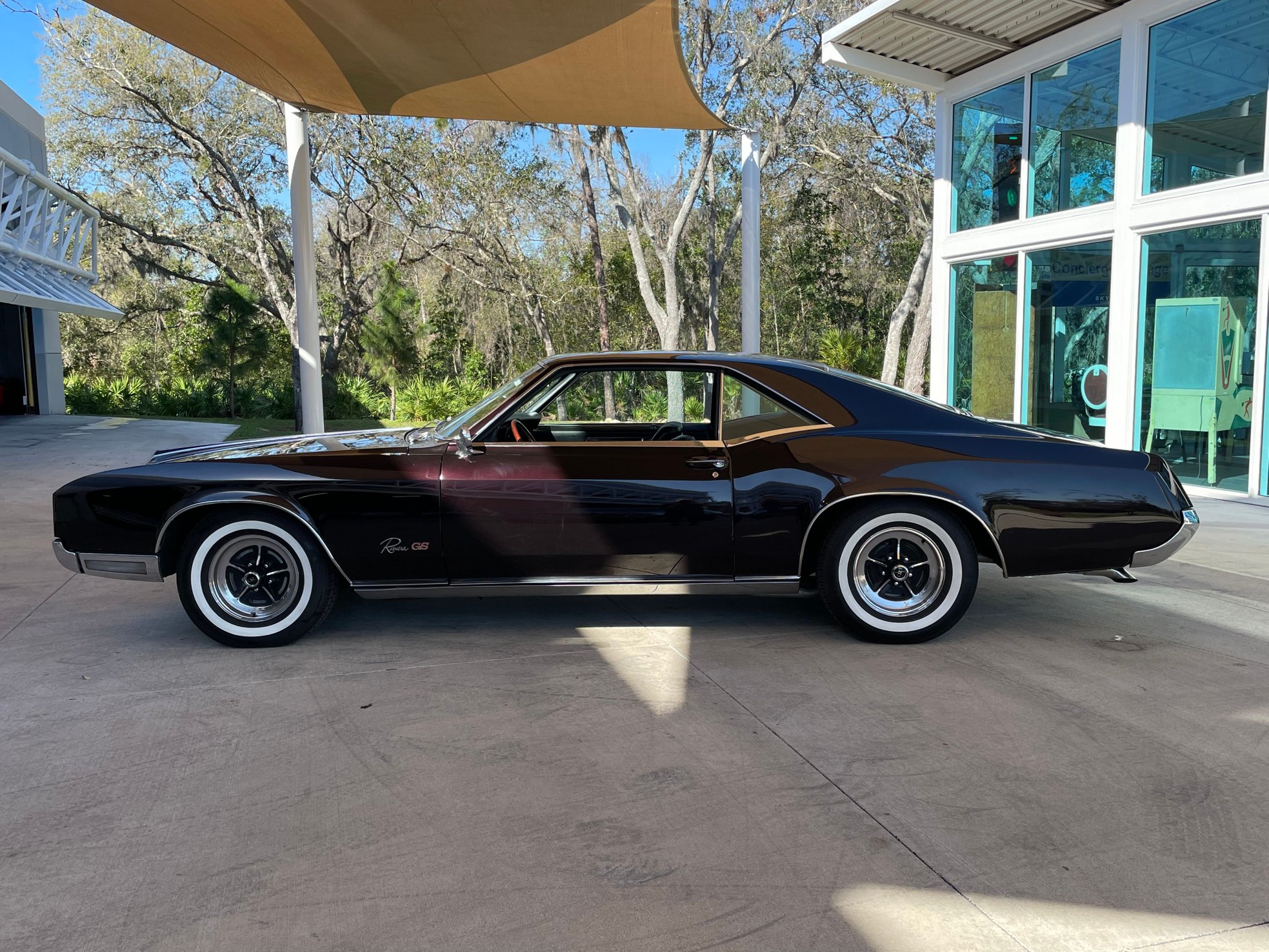 Vehicle photo 14