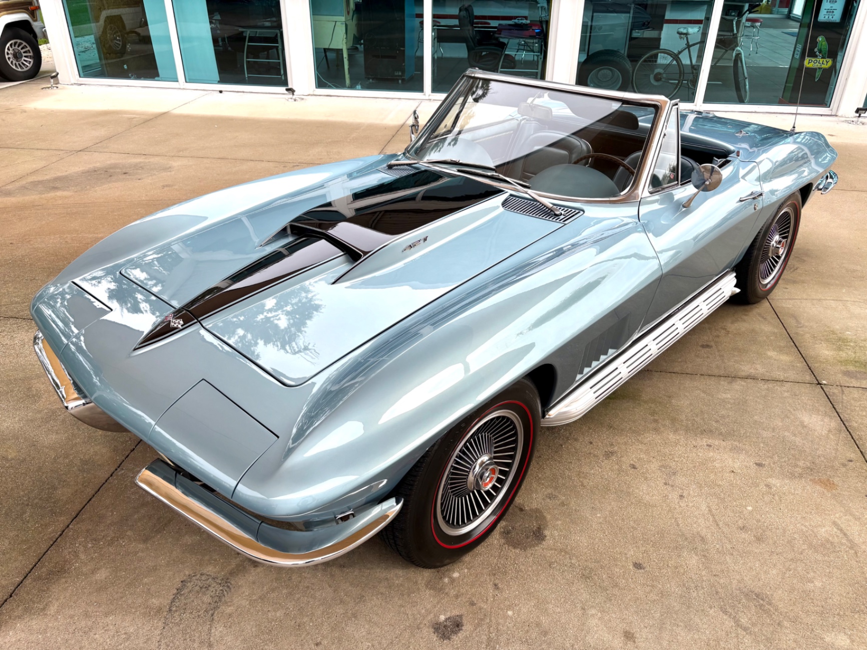 Vehicle photo 19