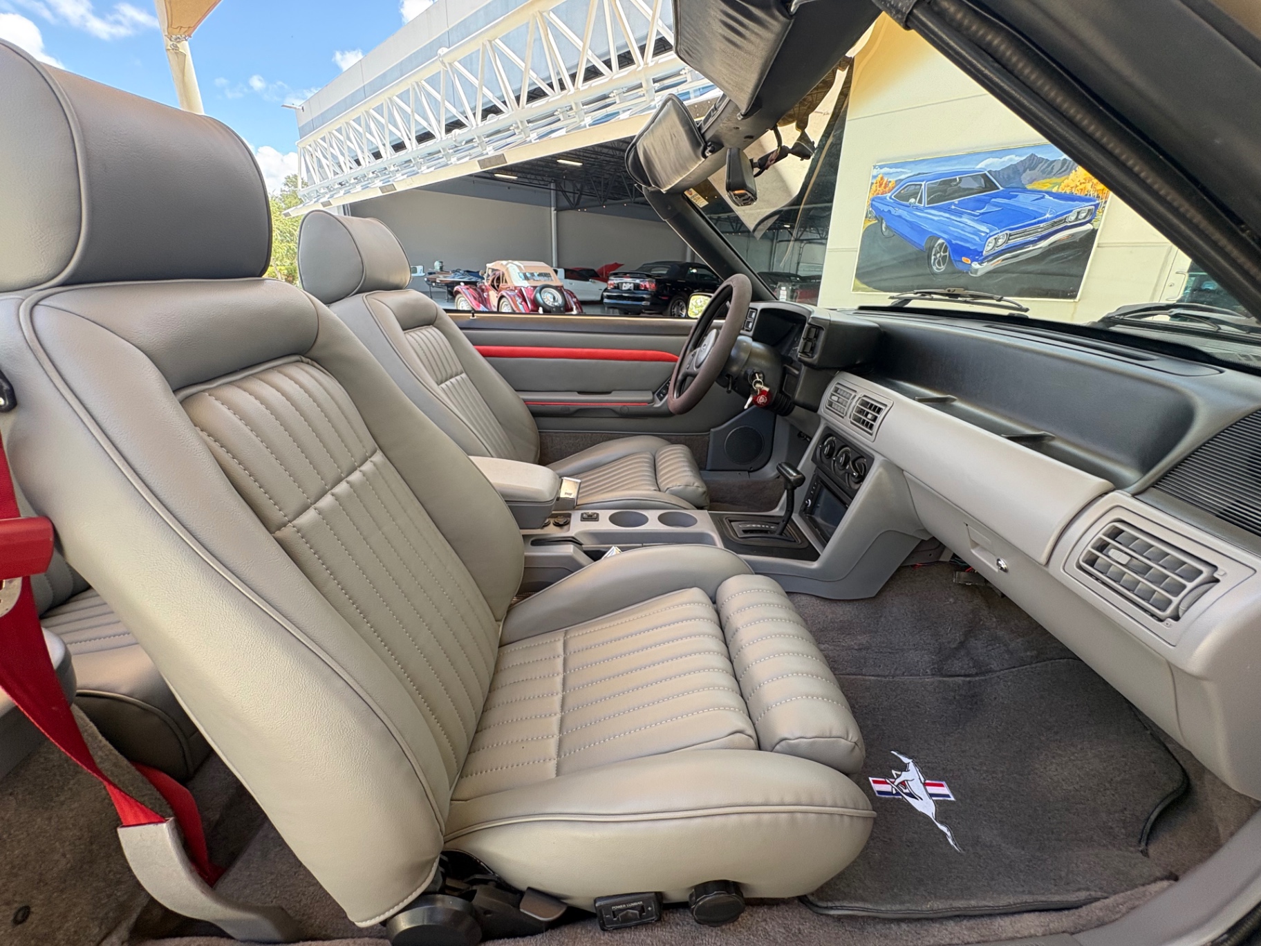 Vehicle photo 45