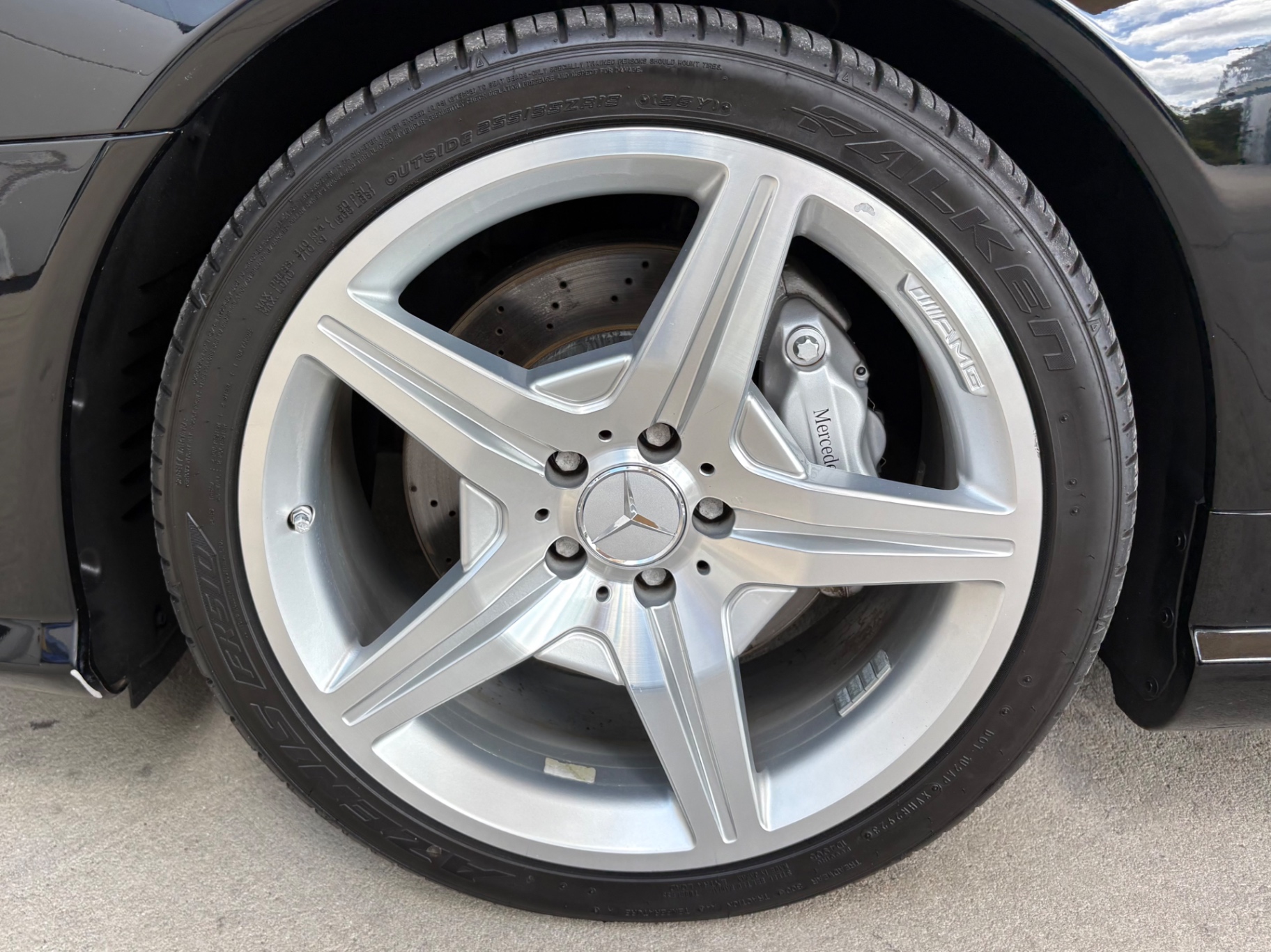 Vehicle photo 27