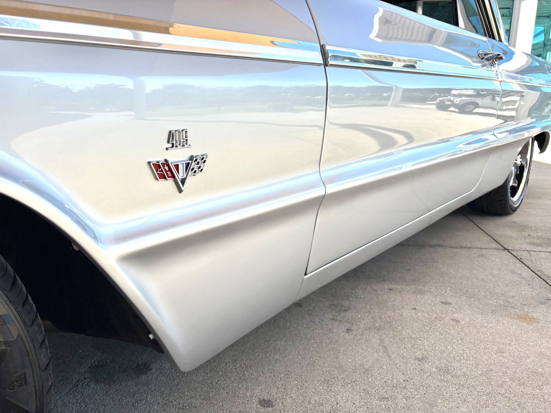 Vehicle photo 25