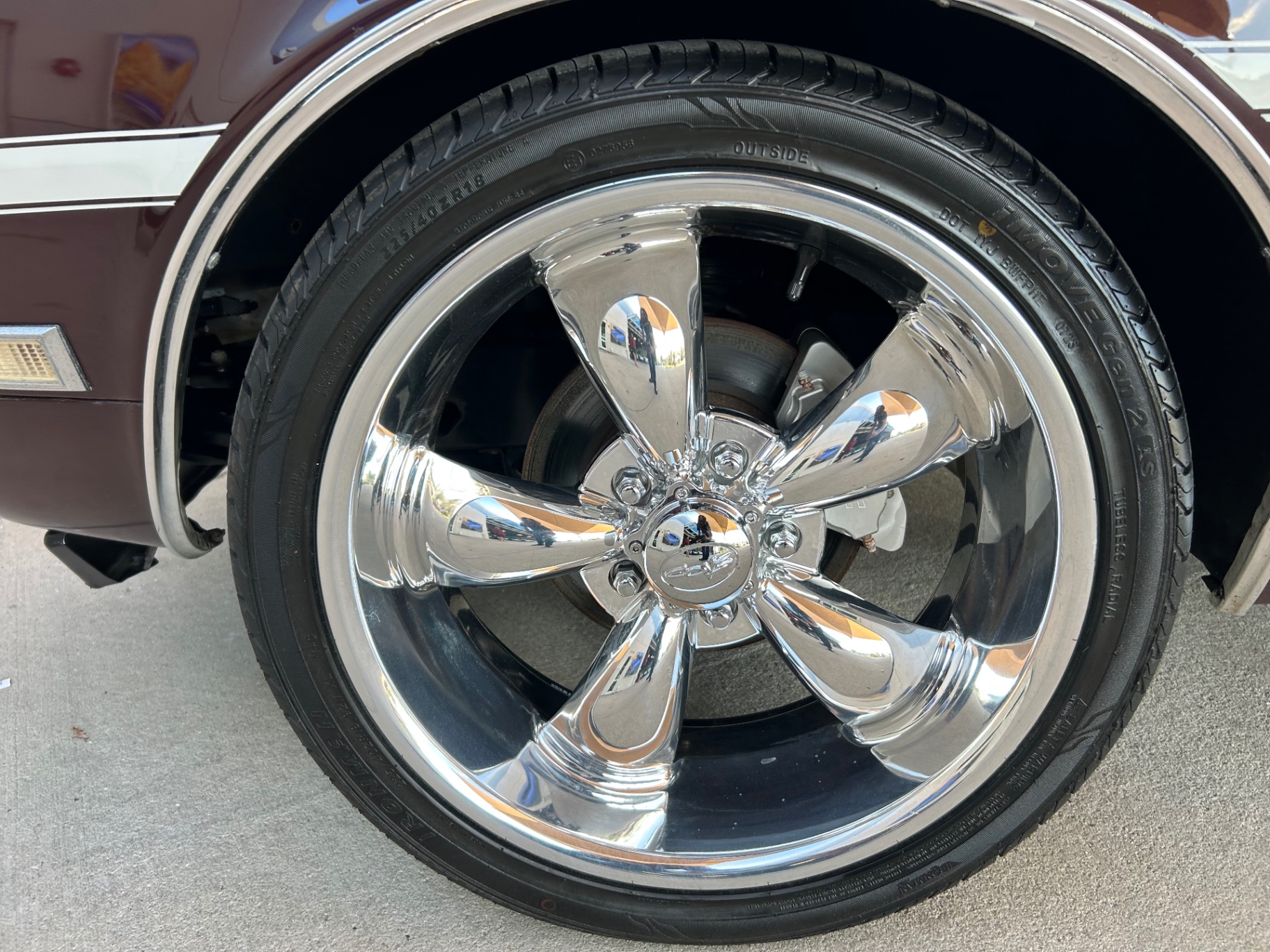 Vehicle photo 23