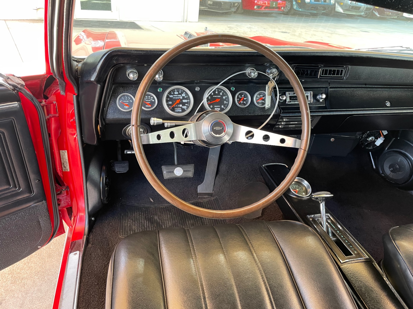 Vehicle photo 42
