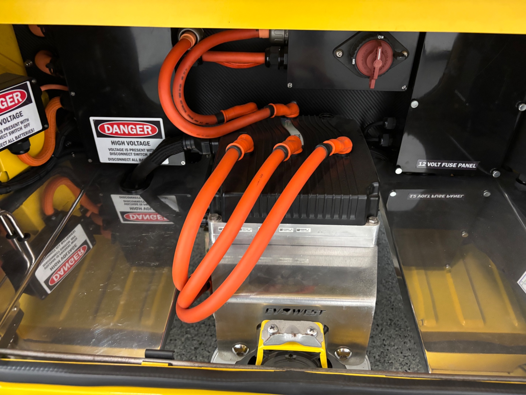 Vehicle photo 18