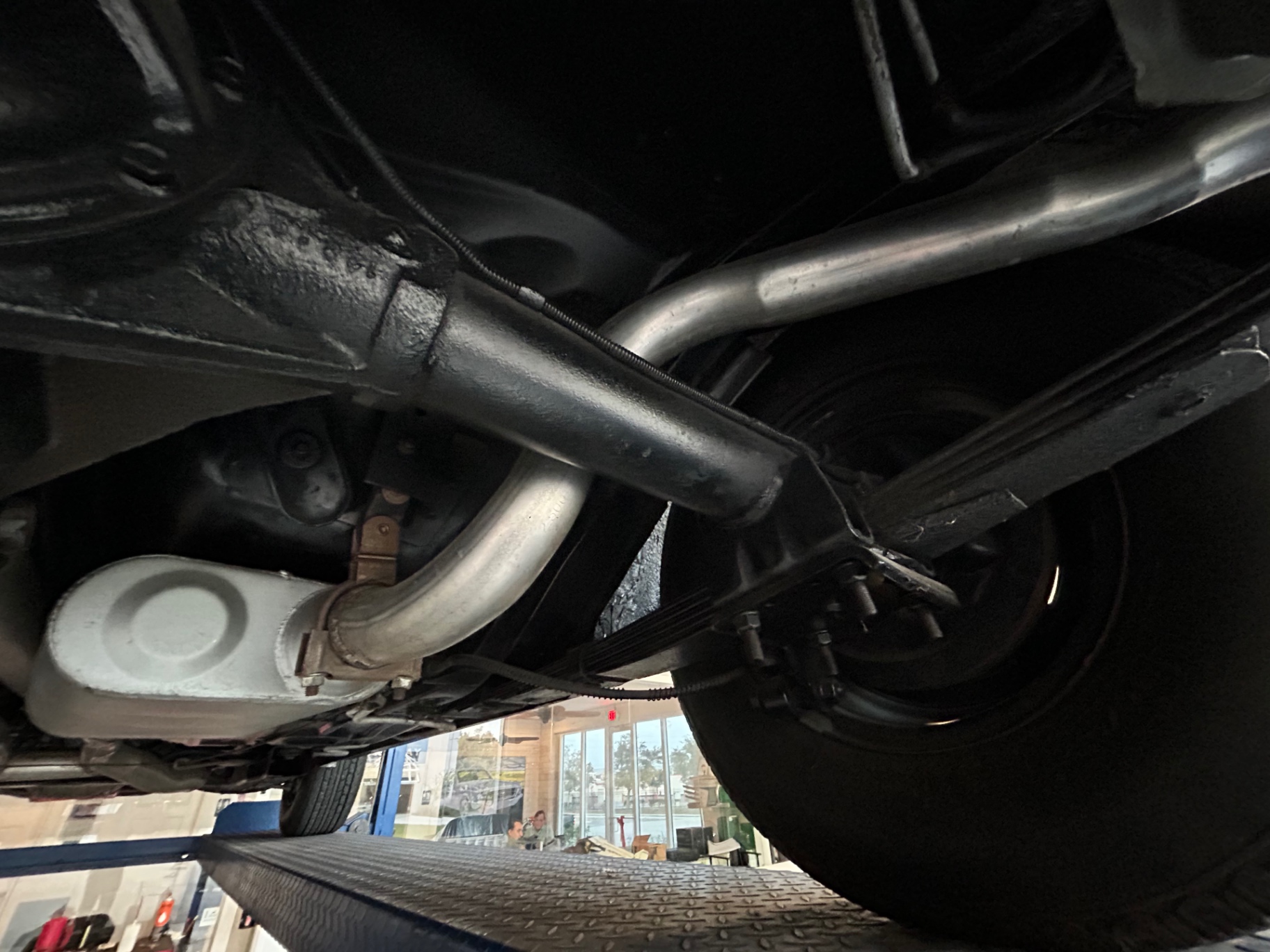 Vehicle photo 31