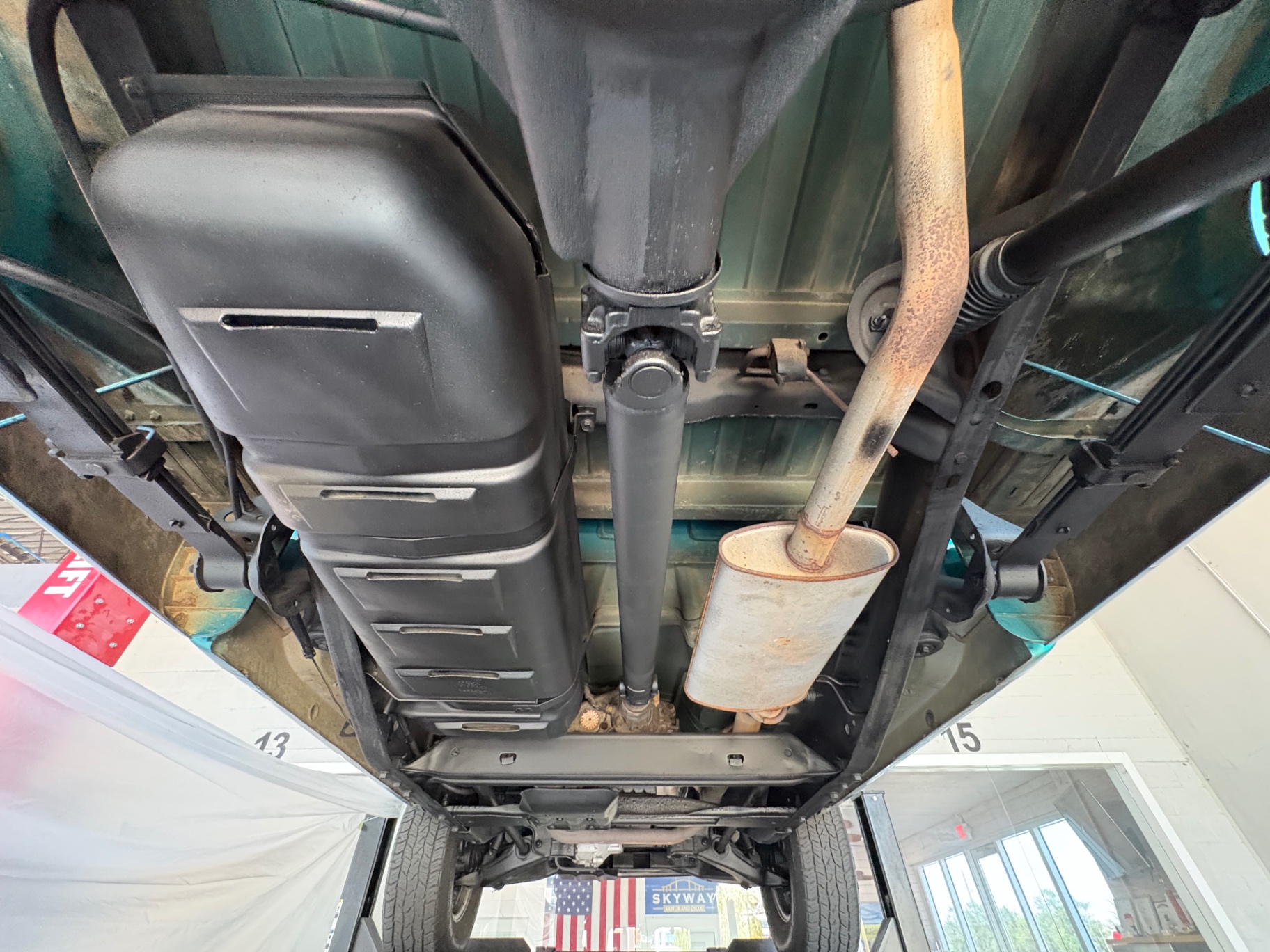 Vehicle photo 45