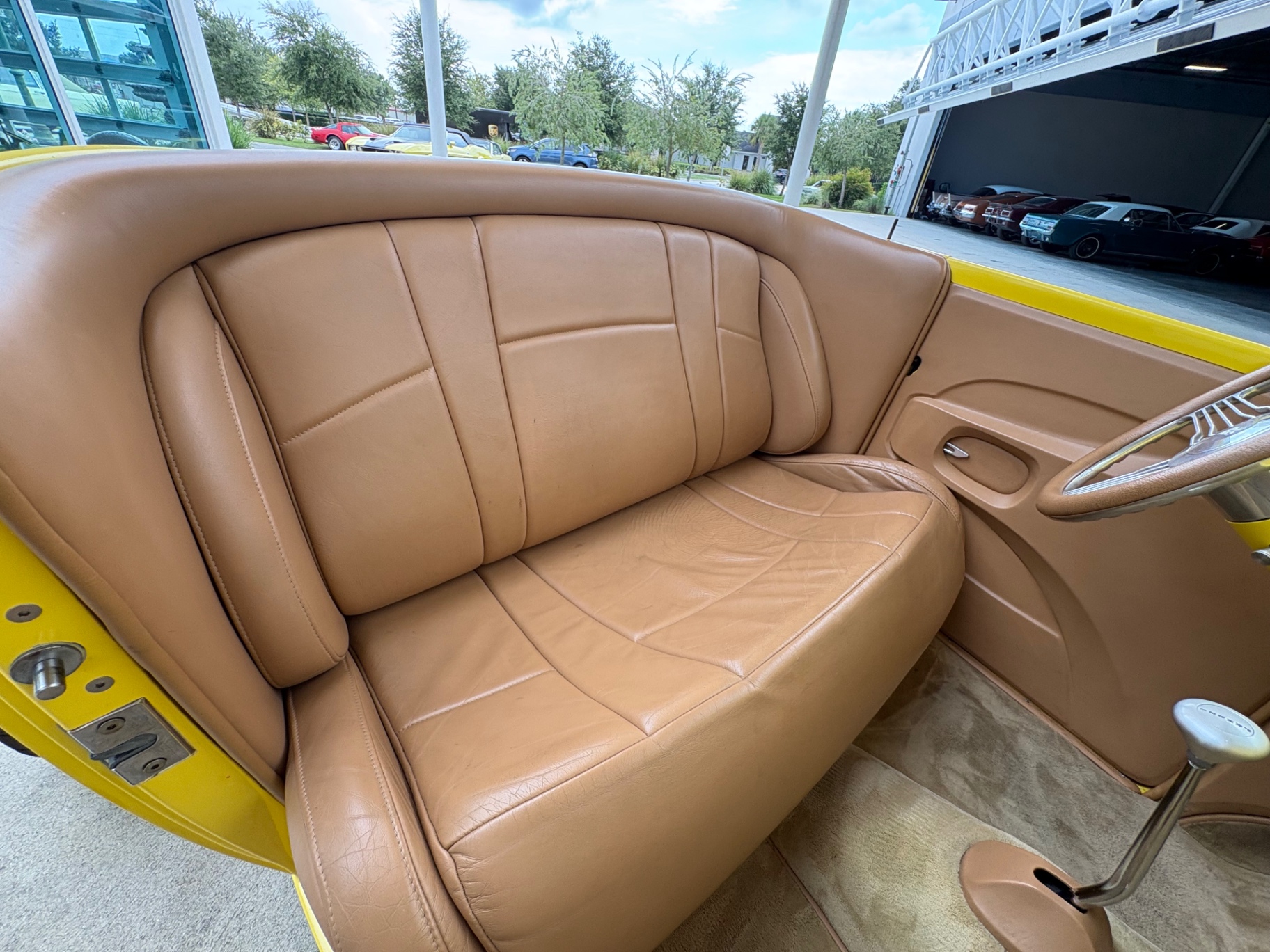 Vehicle photo 42