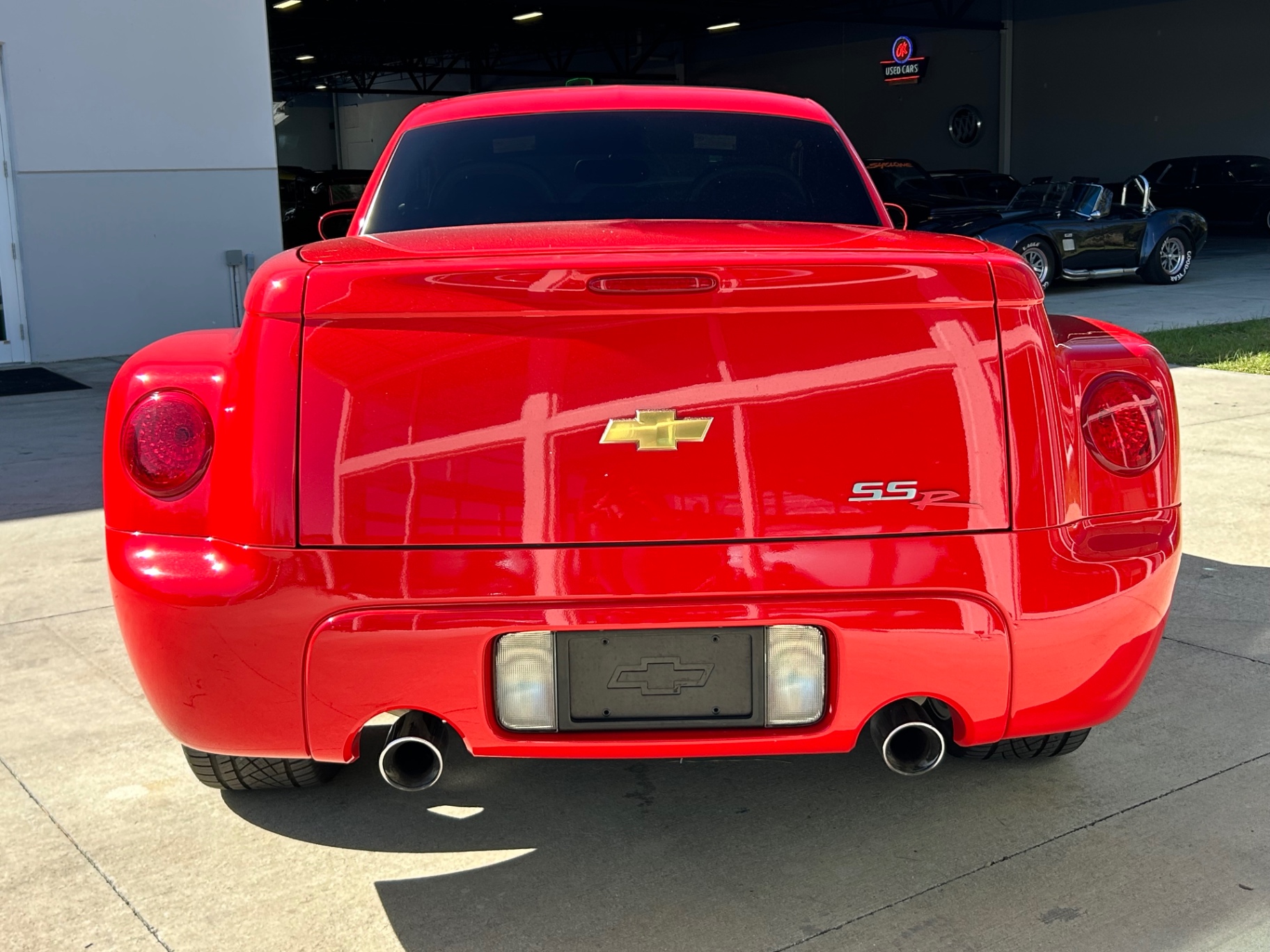 2003 Chevrolet SSR LS photo 6