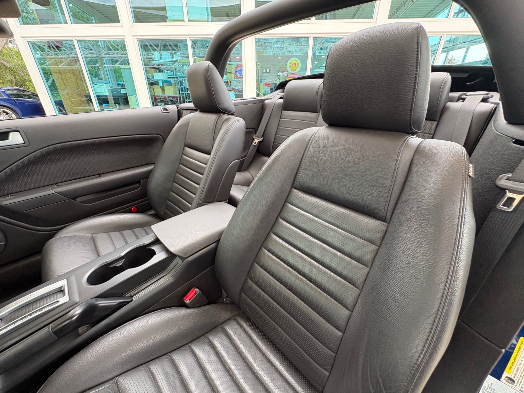 Vehicle photo 42