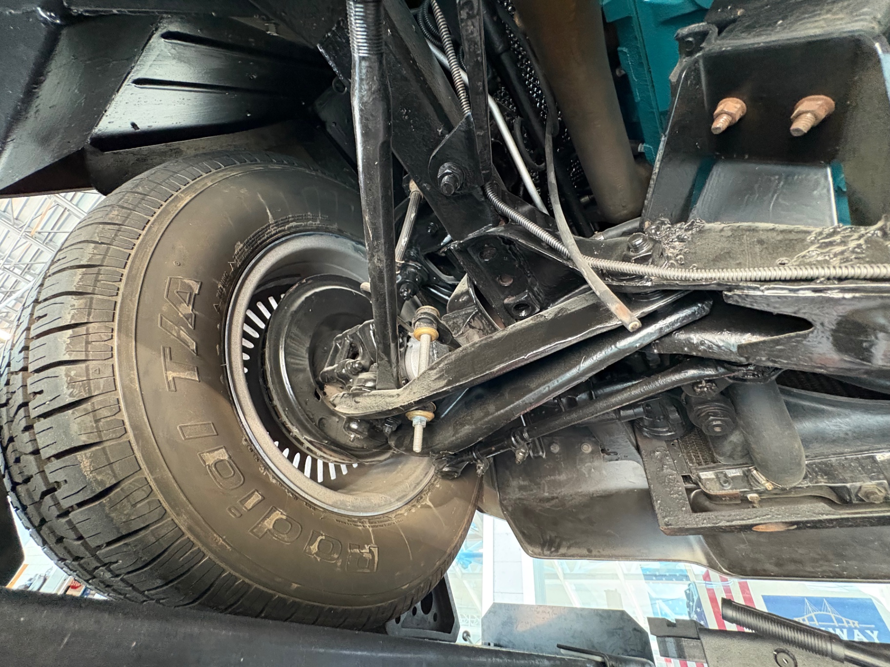 Vehicle photo 44