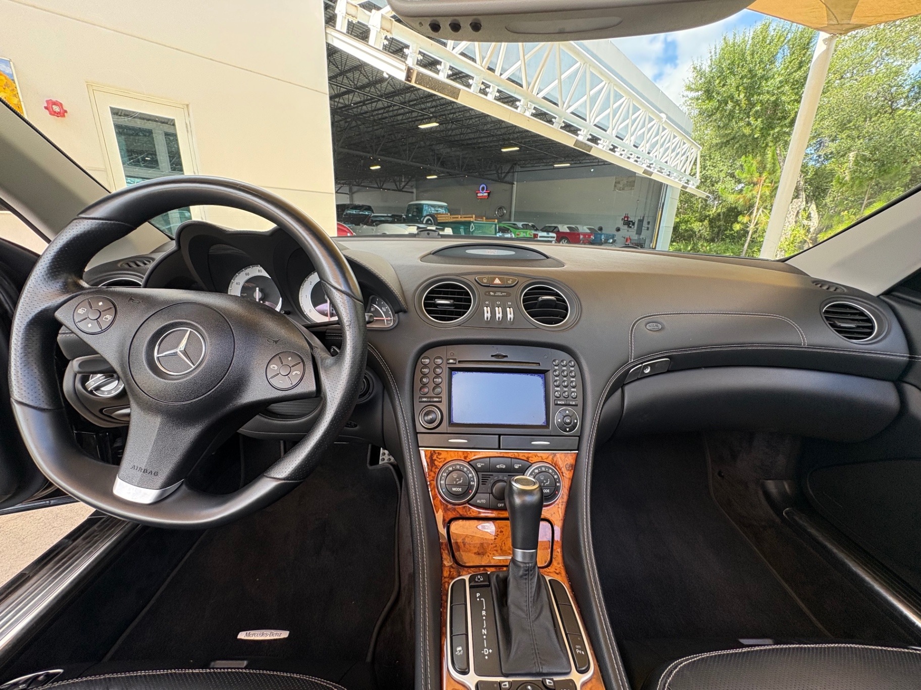Vehicle photo 42