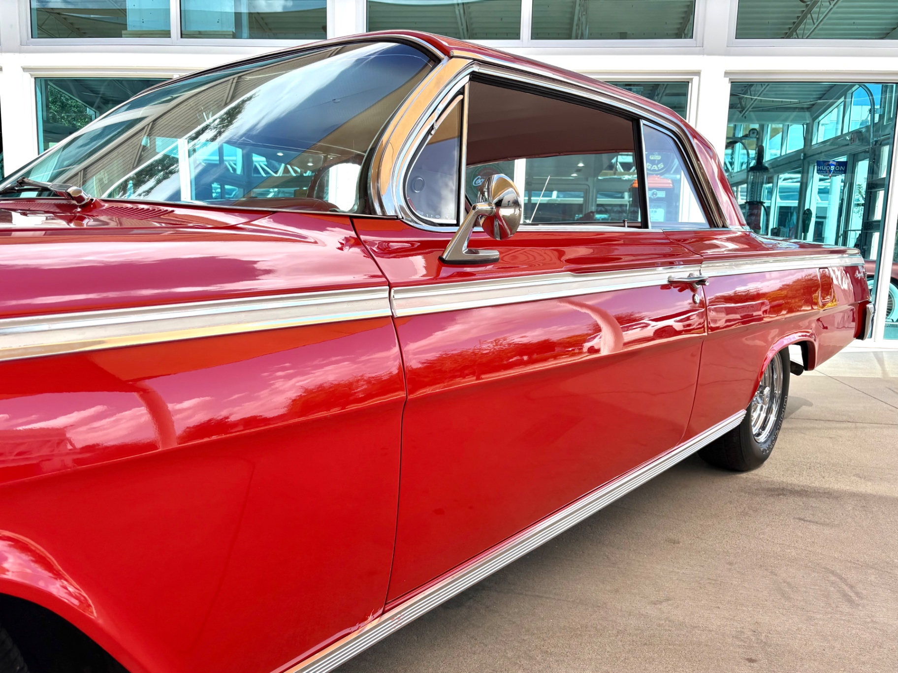 Vehicle photo 14