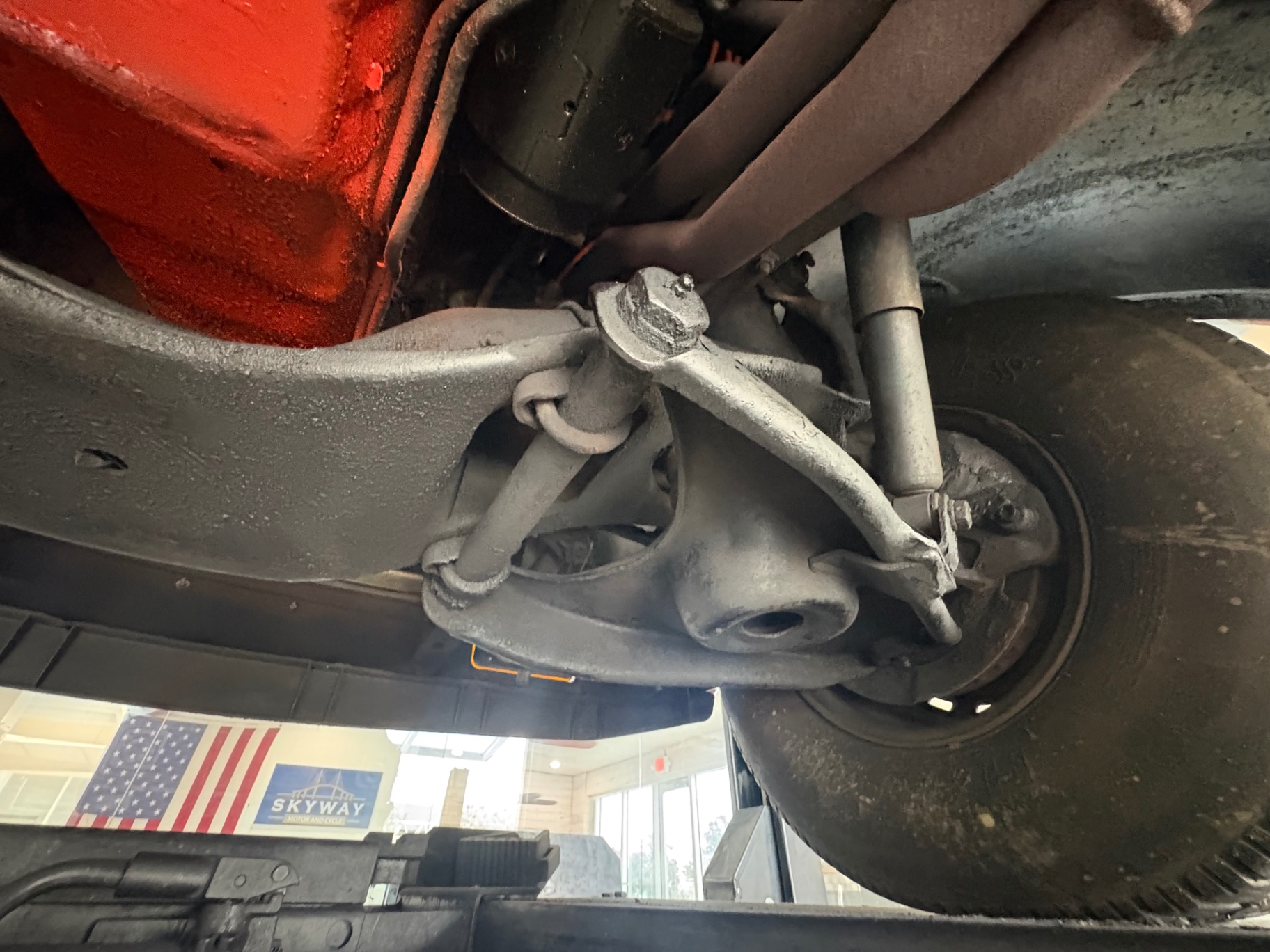 Vehicle photo 52