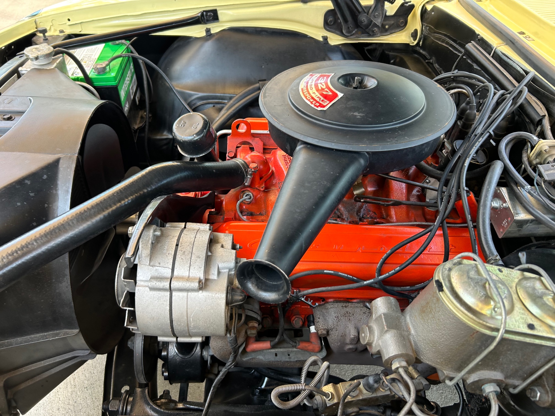 Vehicle photo 23