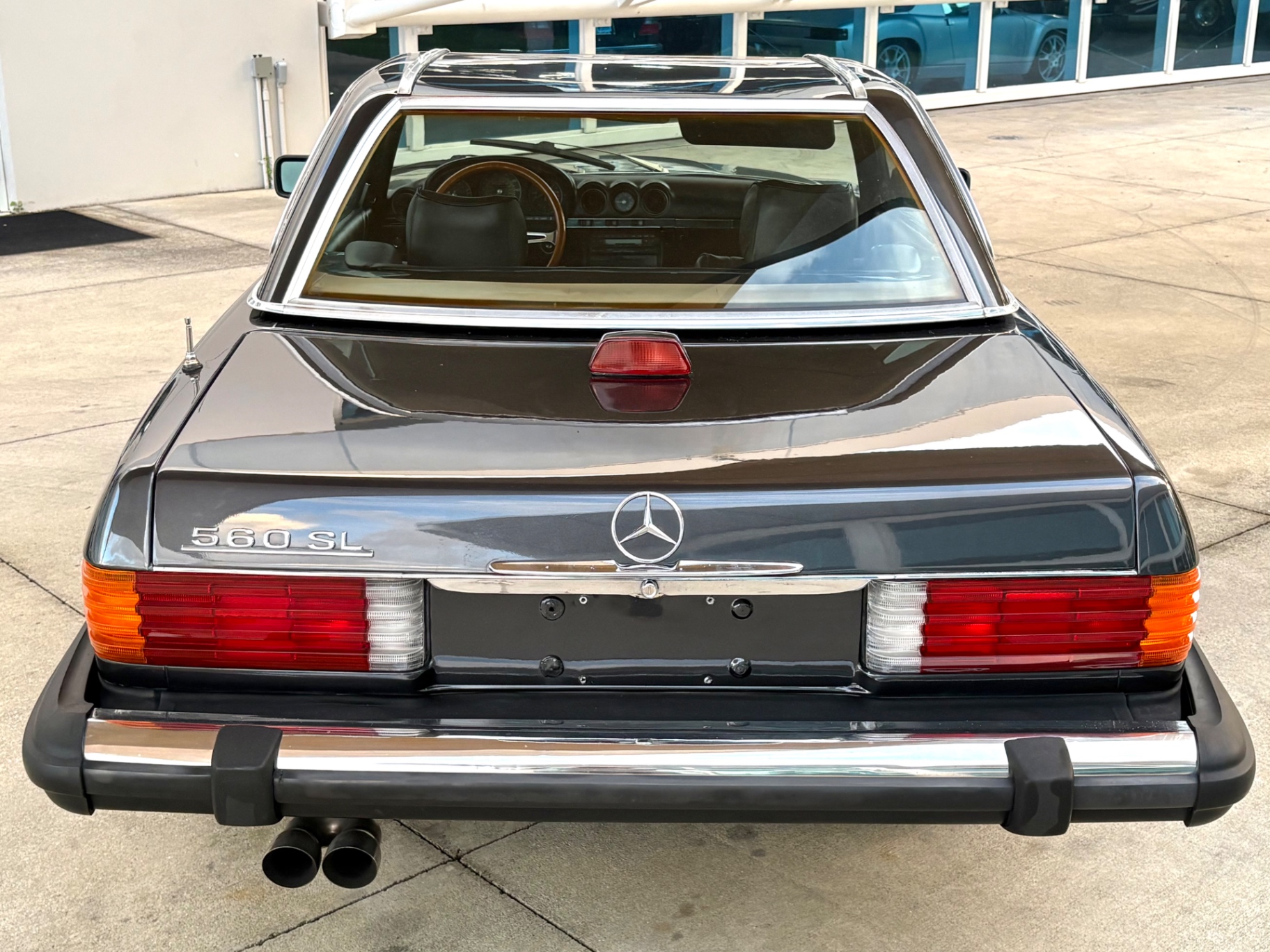 Vehicle photo 8