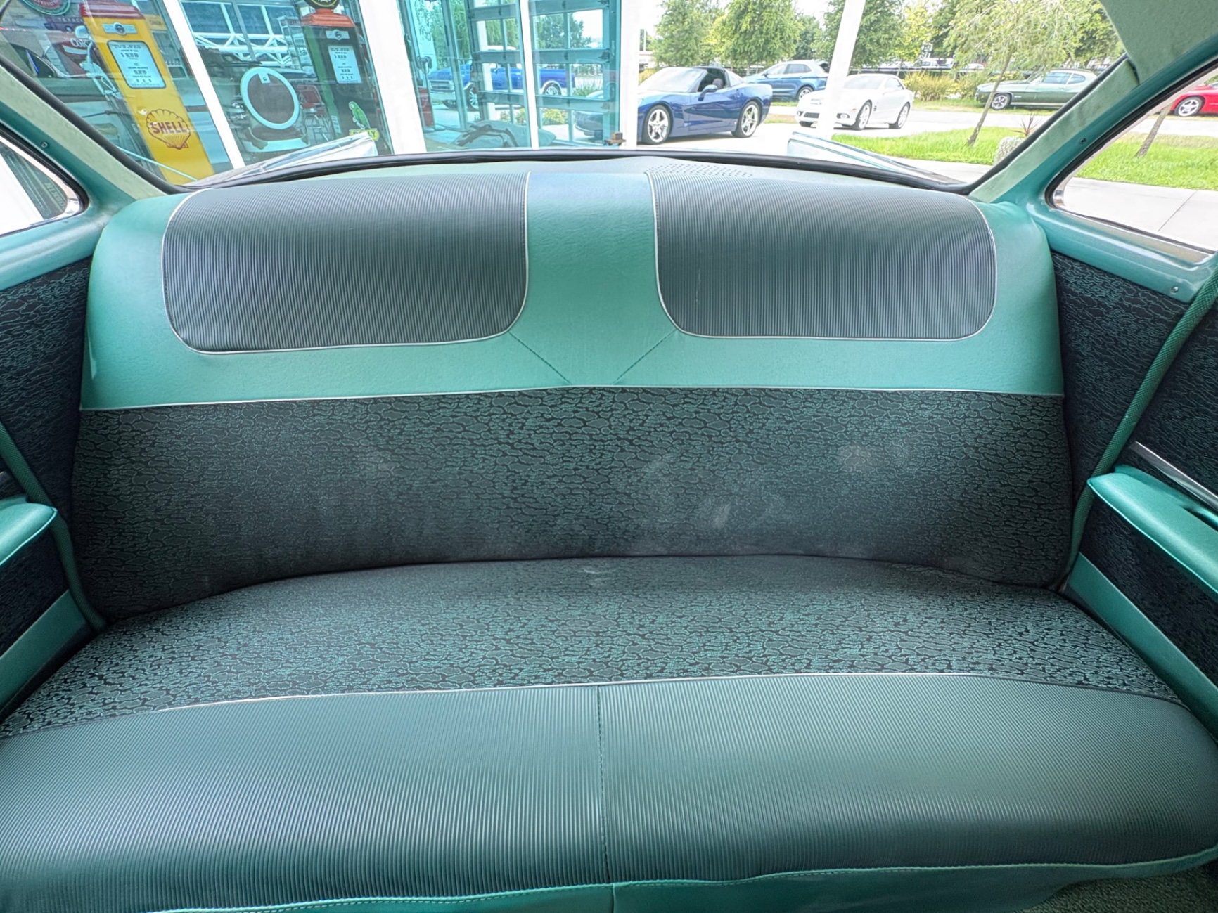 Vehicle photo 36