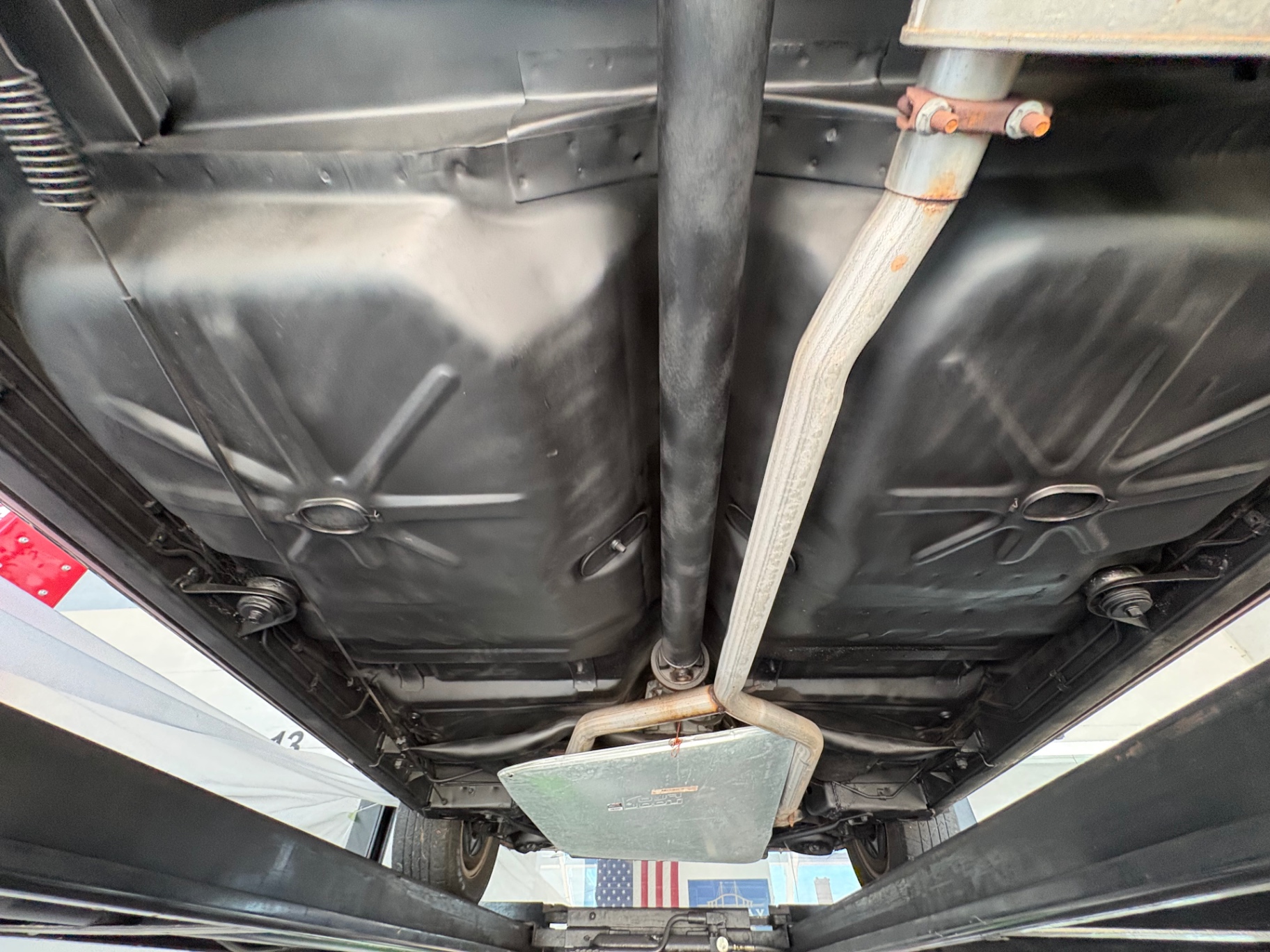 Vehicle photo 54