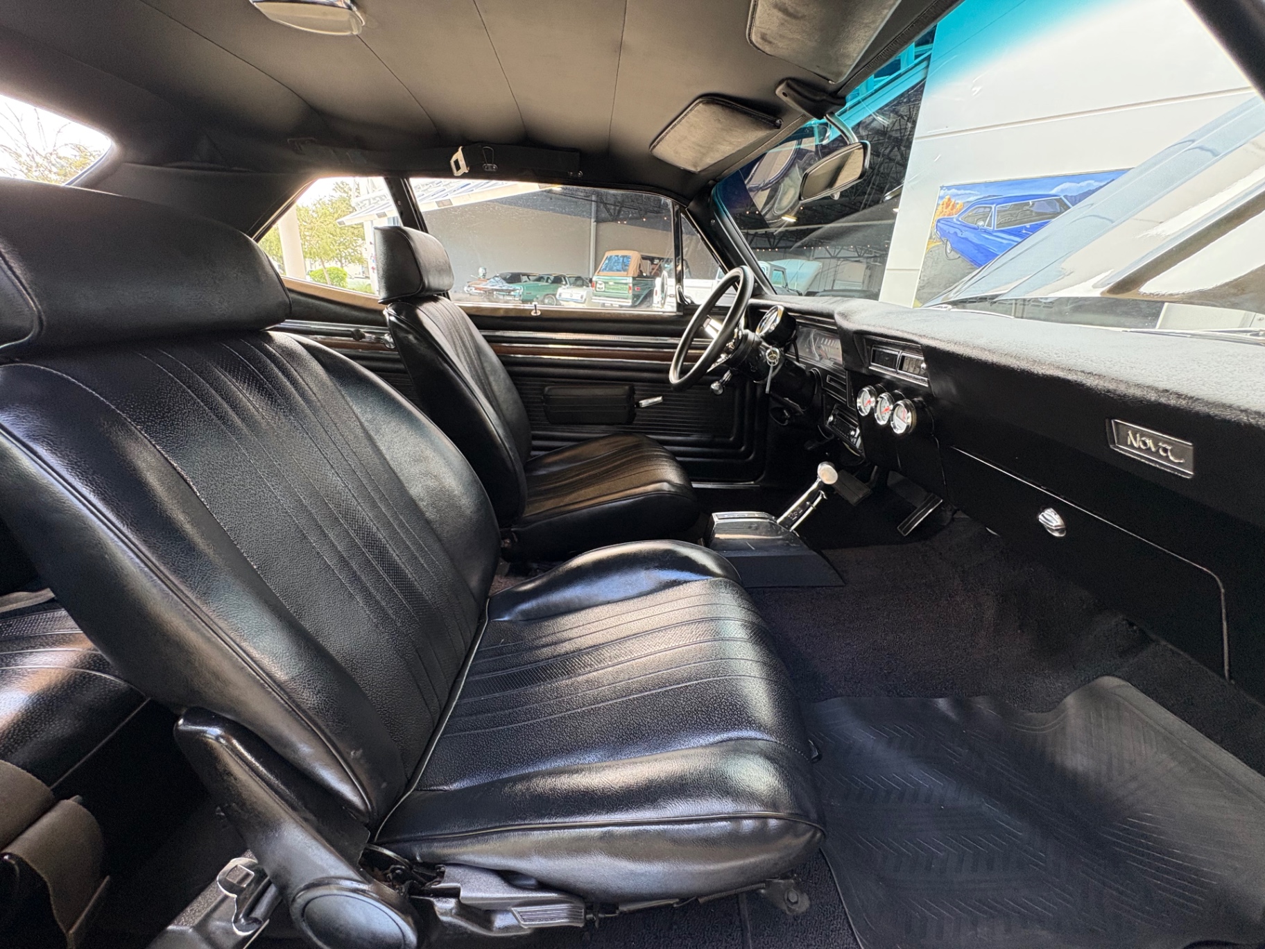 Vehicle photo 42