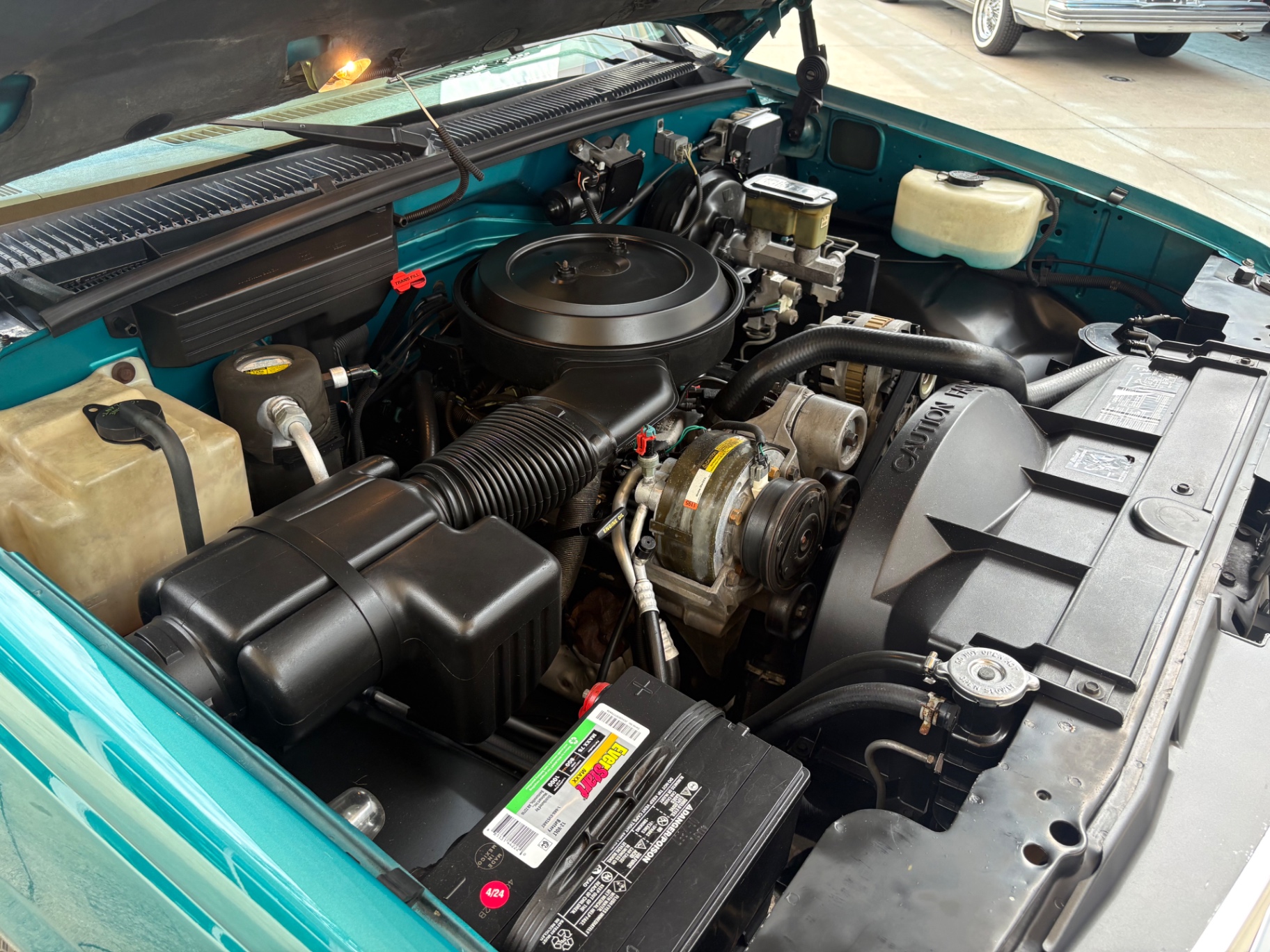 Vehicle photo 28