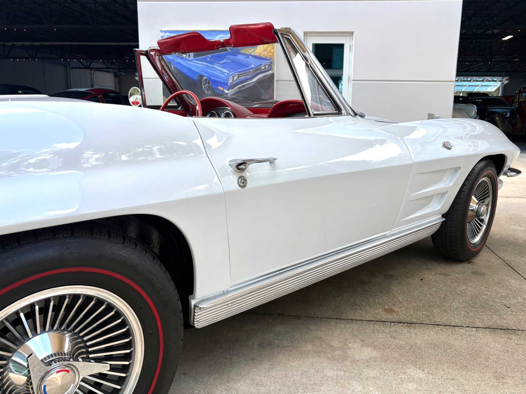Vehicle photo 17