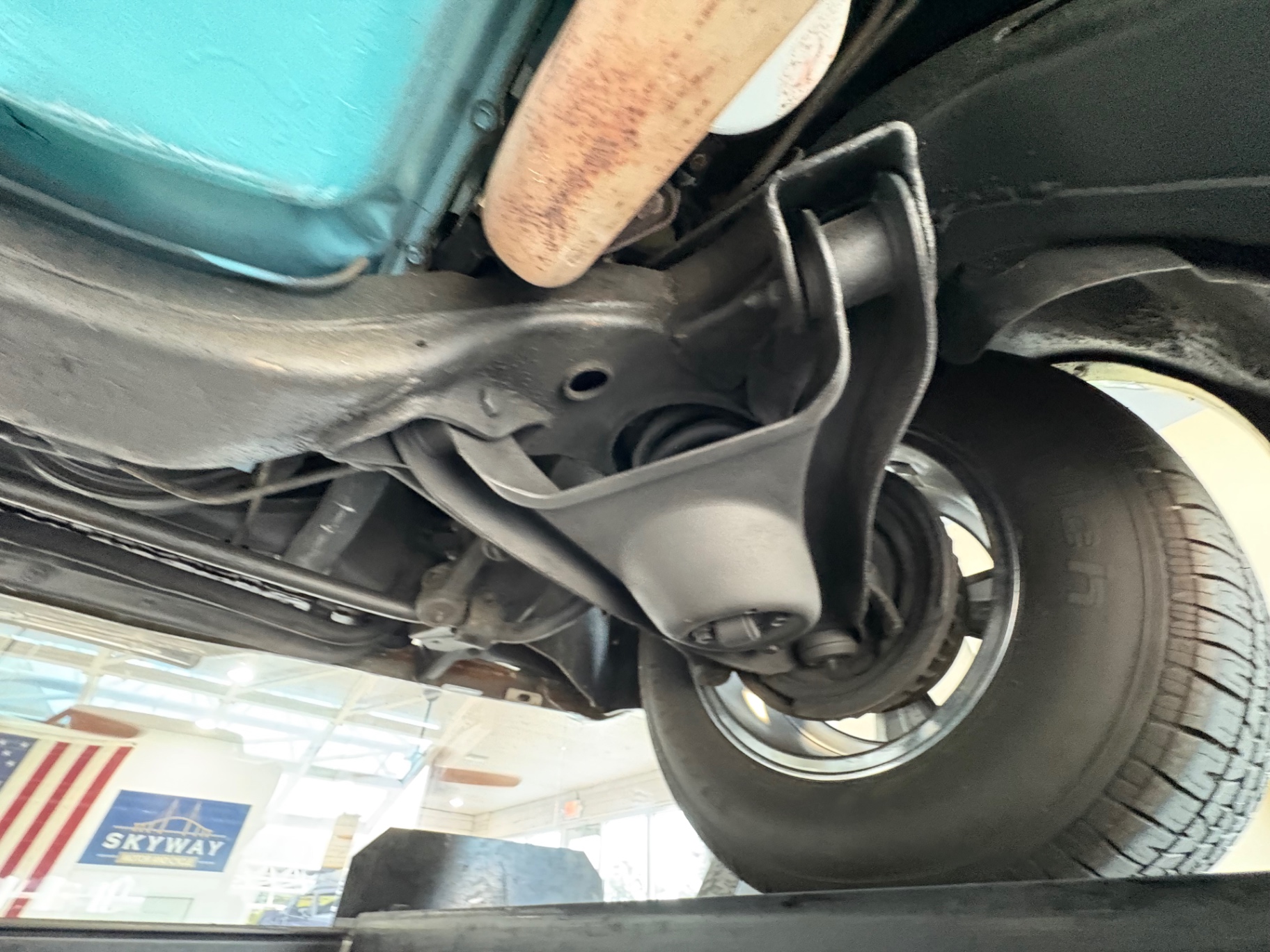 Vehicle photo 52