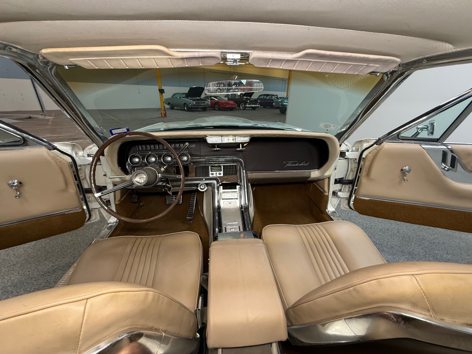 Vehicle photo 31