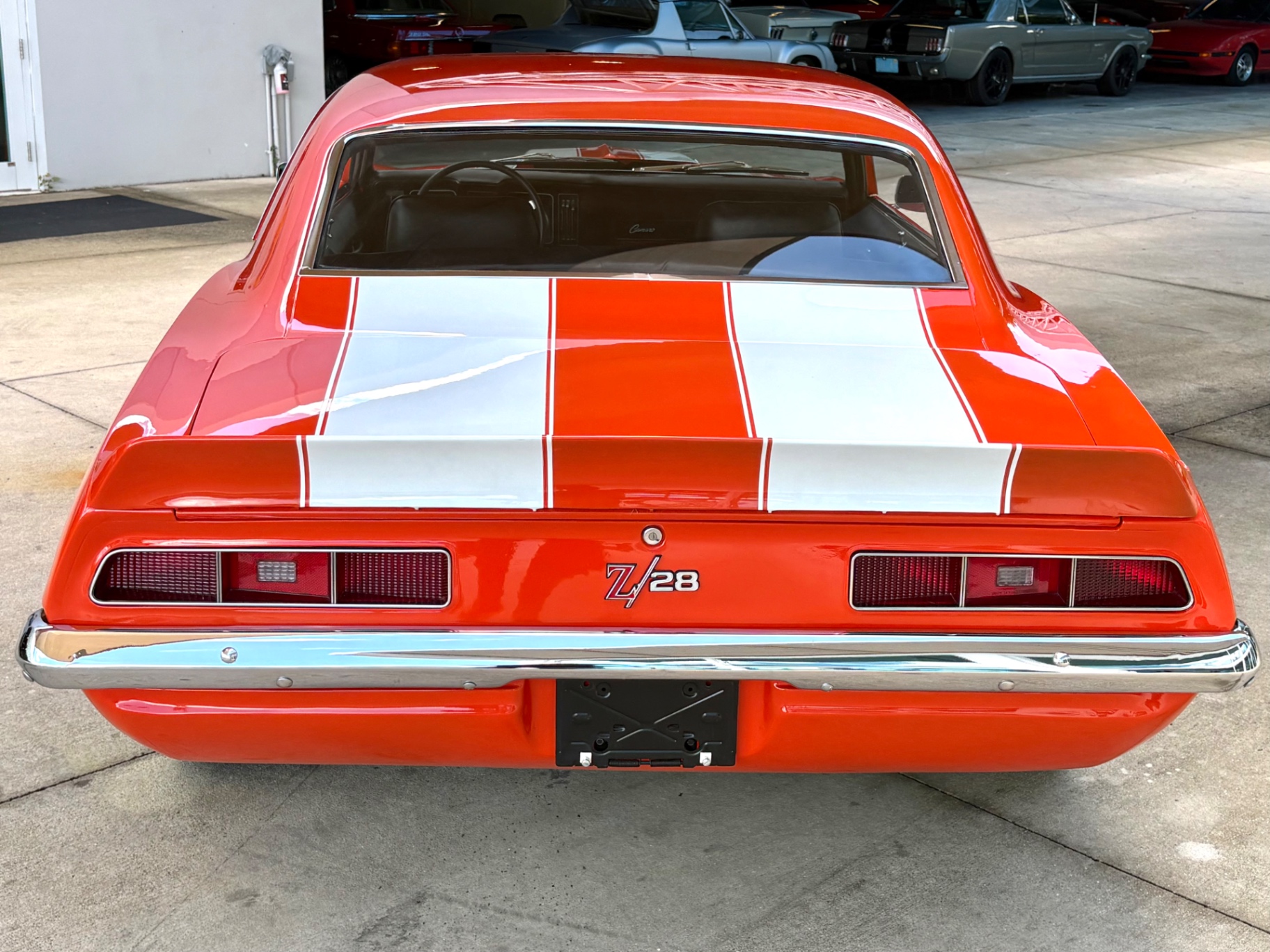 Vehicle photo 8