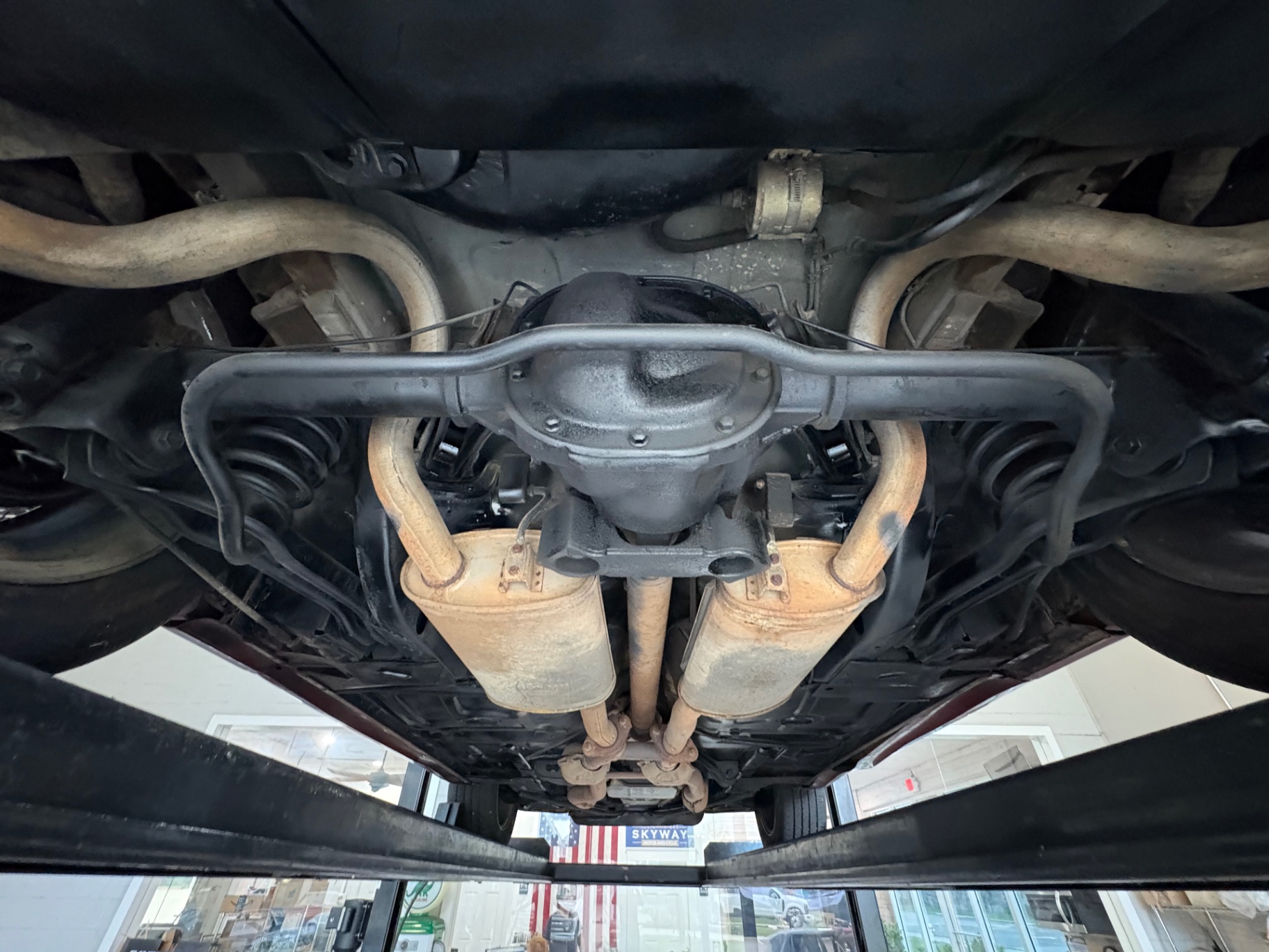 Vehicle photo 45