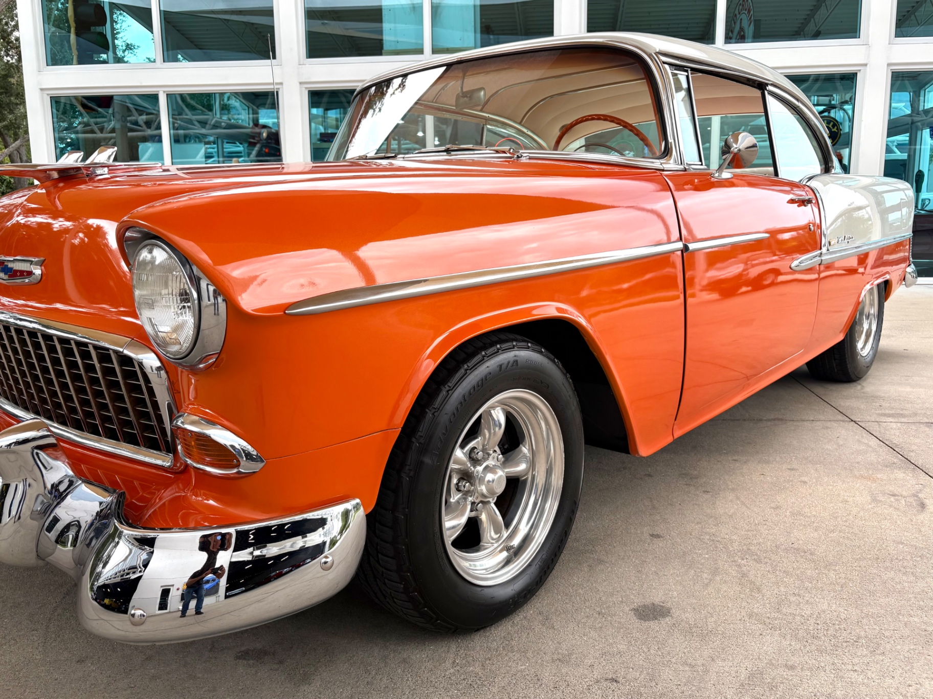 Vehicle photo 13