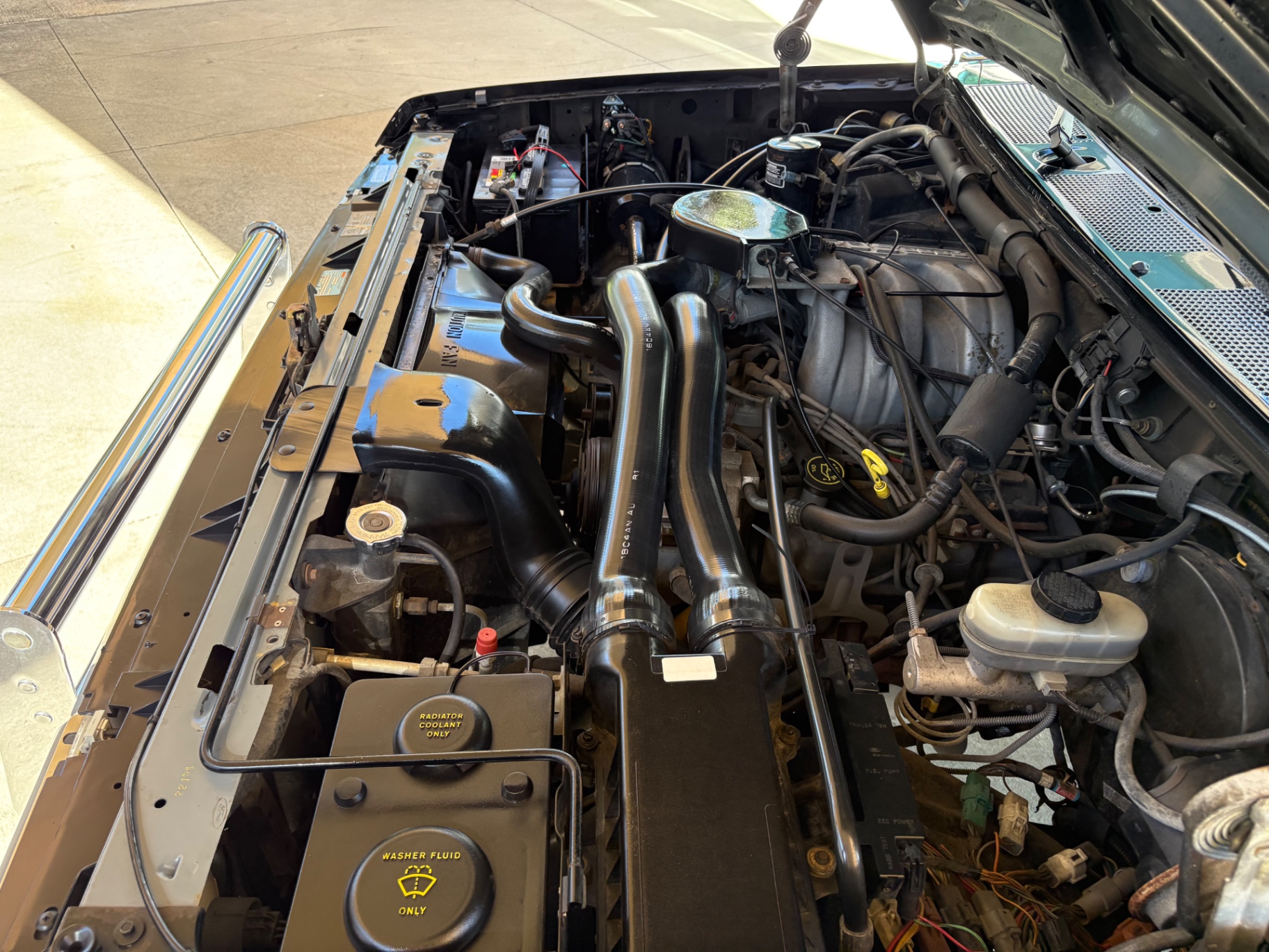 Vehicle photo 29