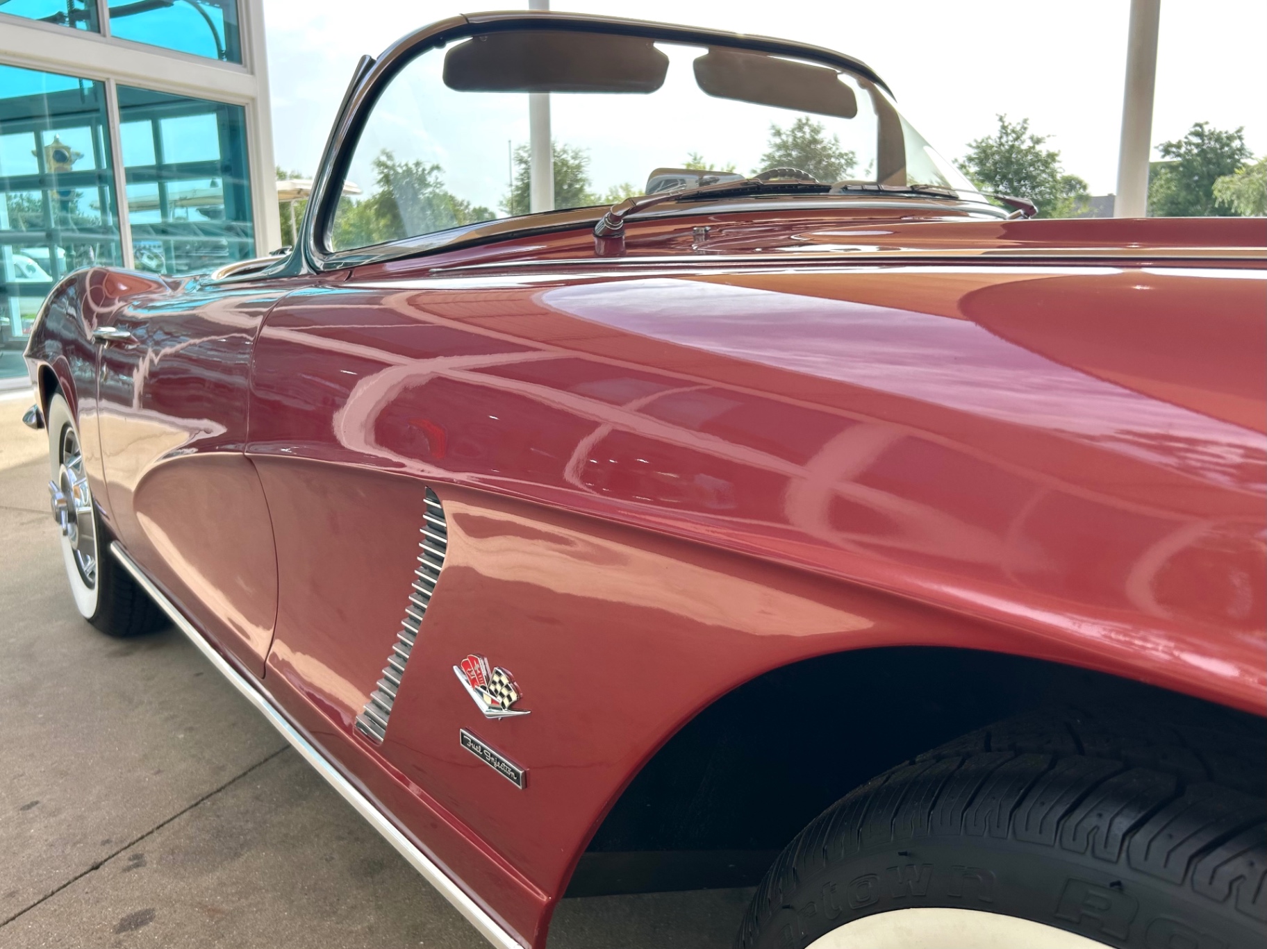 Vehicle photo 17